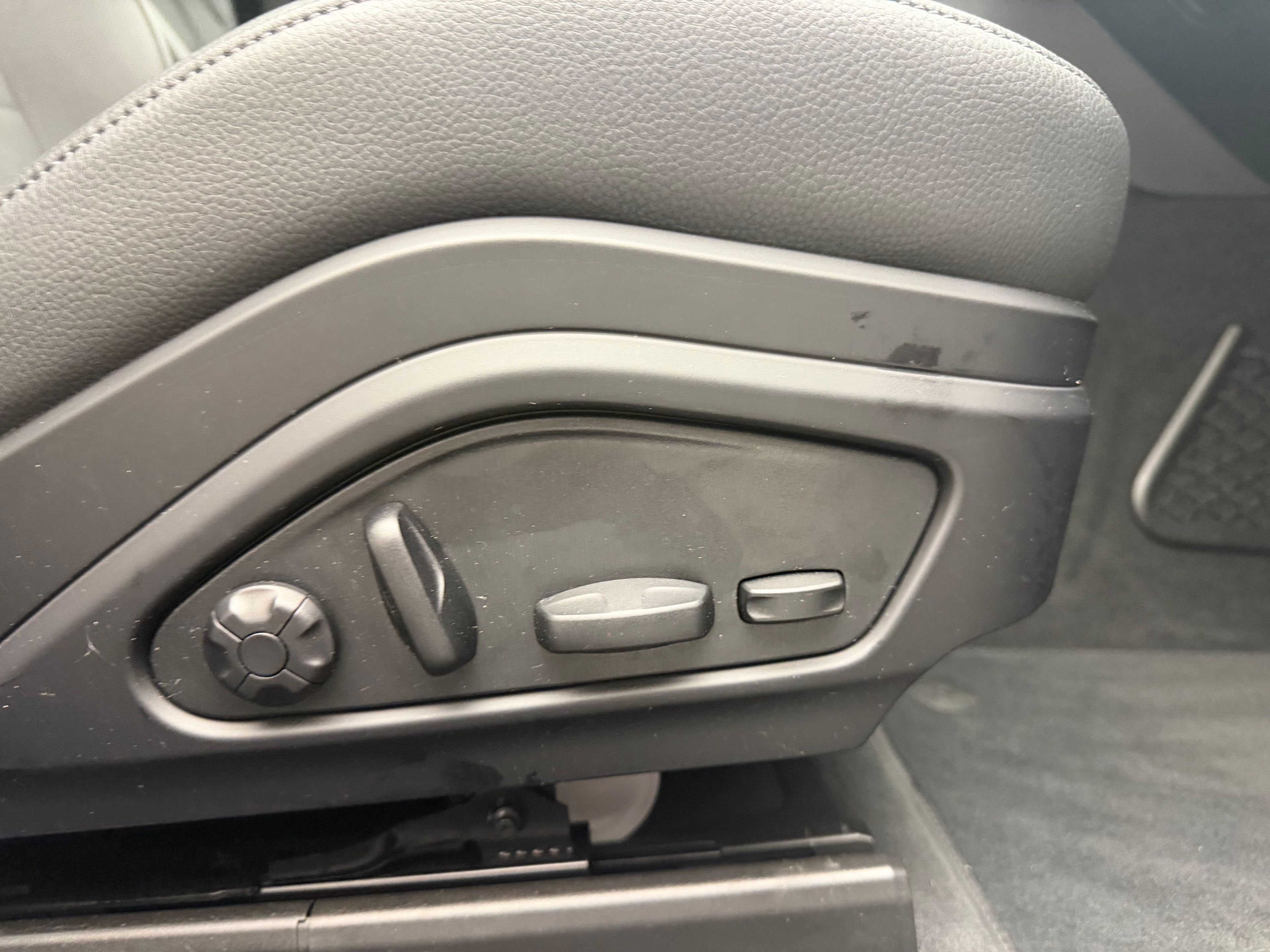 Thumbnail: 2024 Porsche Panamera - 19