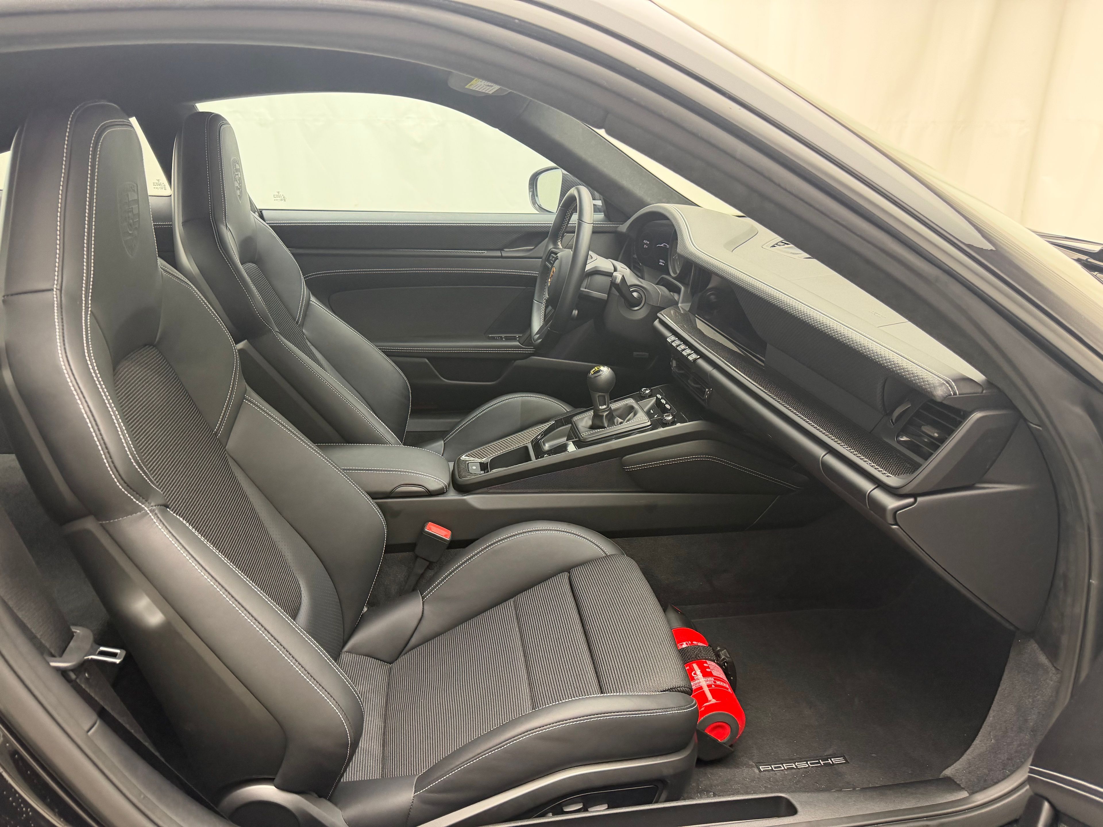 Thumbnail: 2022 Porsche 911 - 22