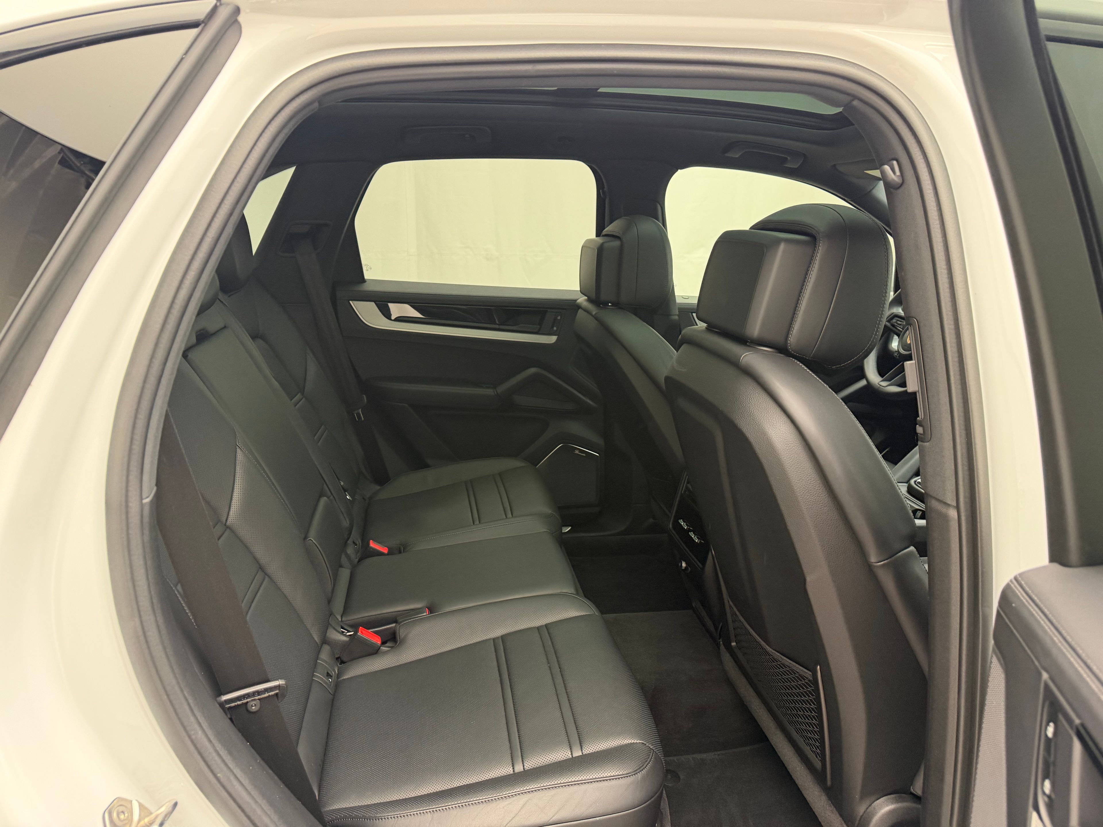 Thumbnail: 2025 Porsche Cayenne - 24