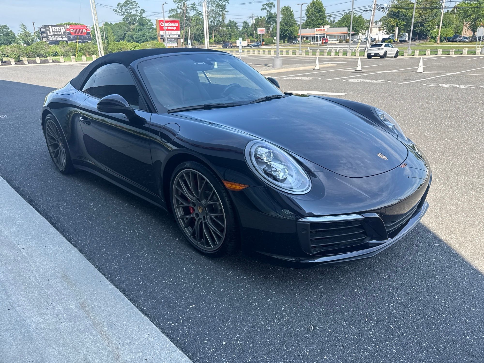 Thumbnail: 2018 Porsche 911 - 2