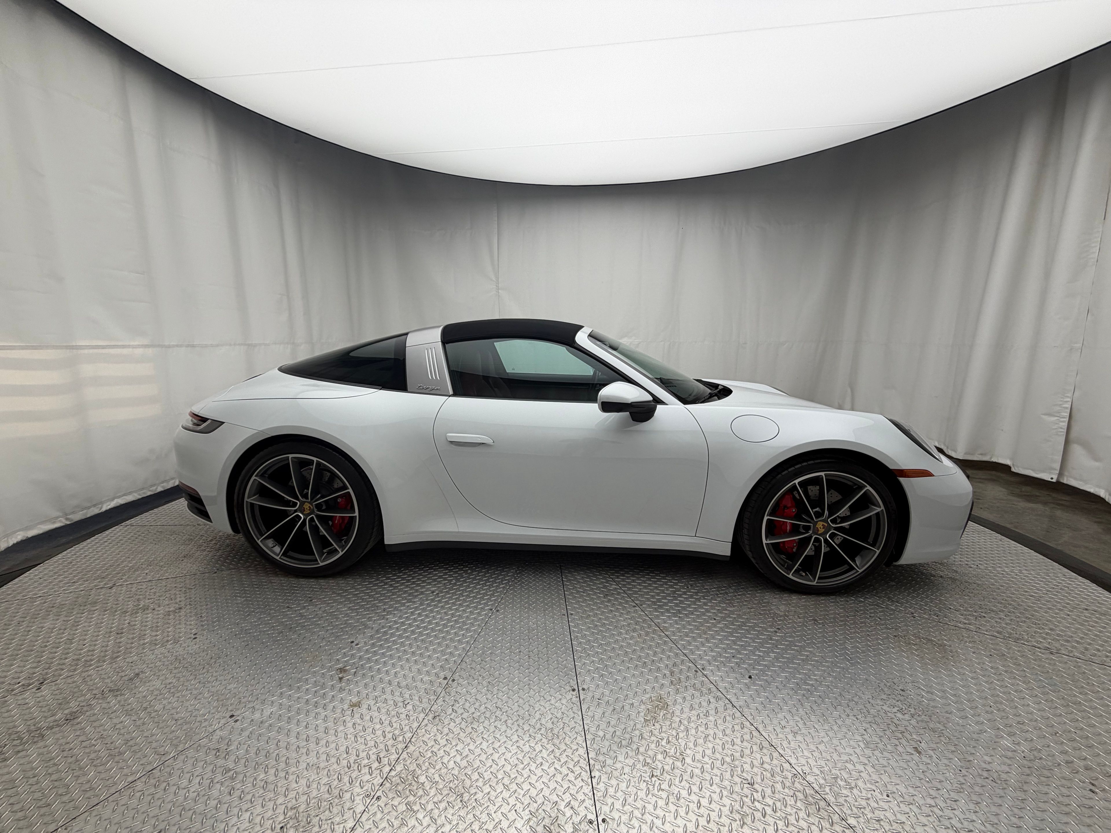 Thumbnail: 2023 Porsche 911 - 13