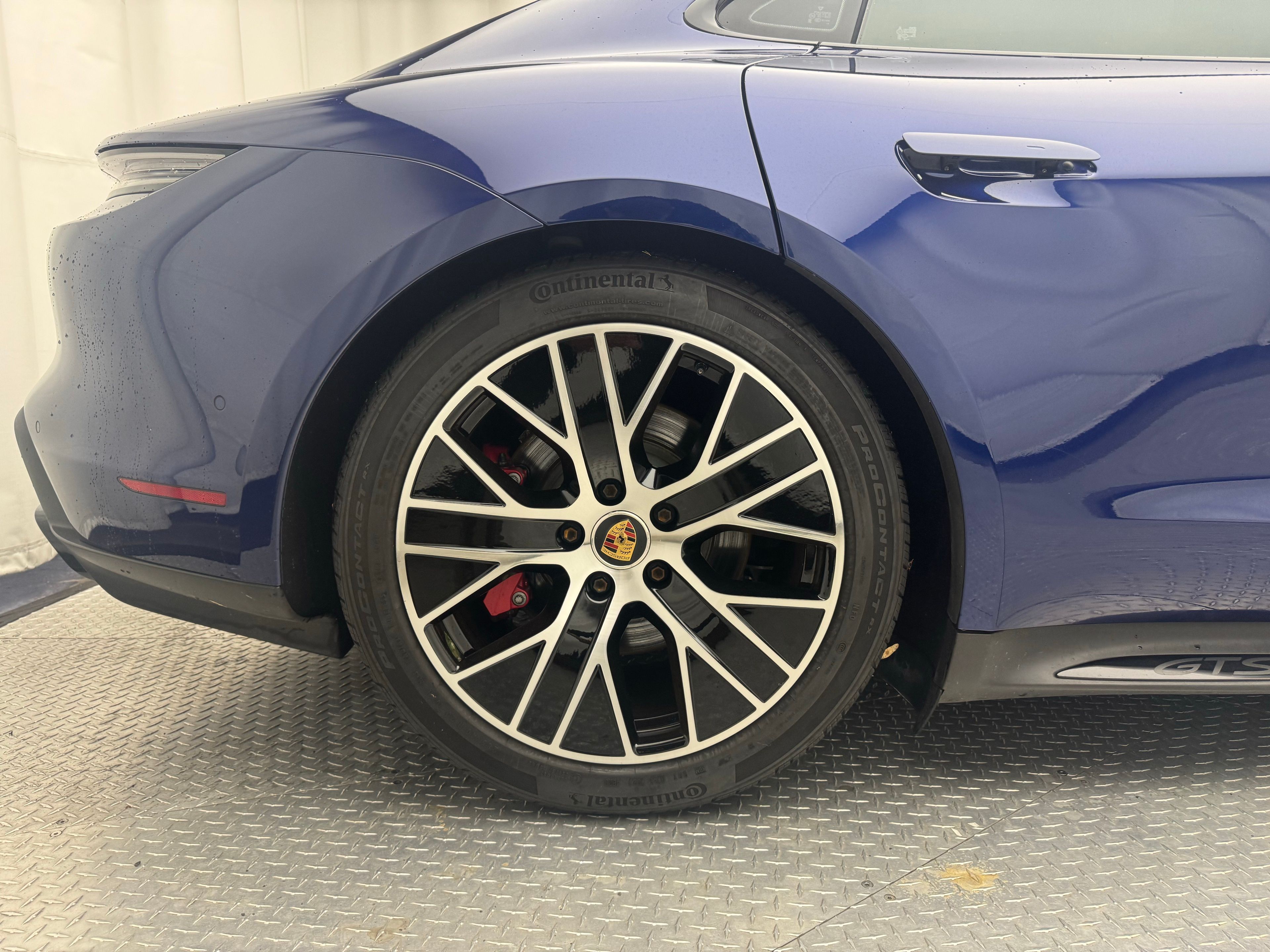 Thumbnail: 2023 Porsche Taycan - 21