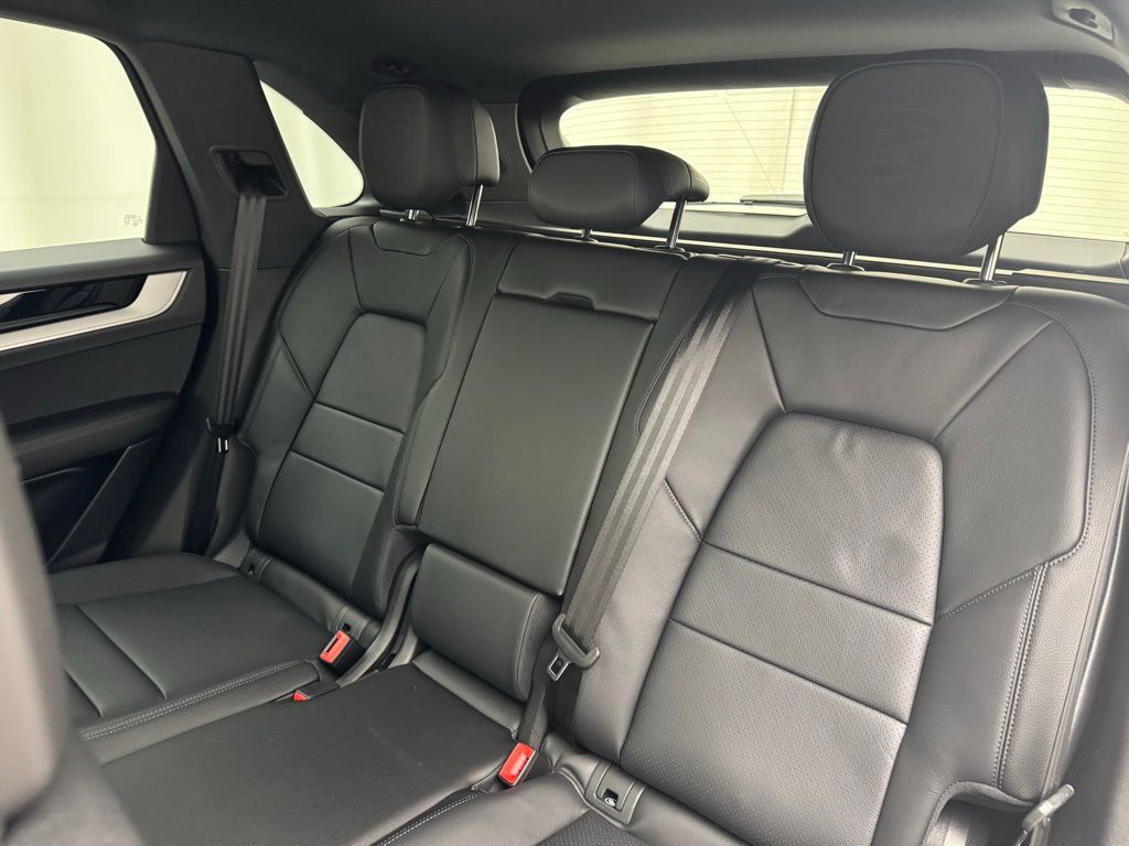 Thumbnail: 2024 Porsche Cayenne - 24