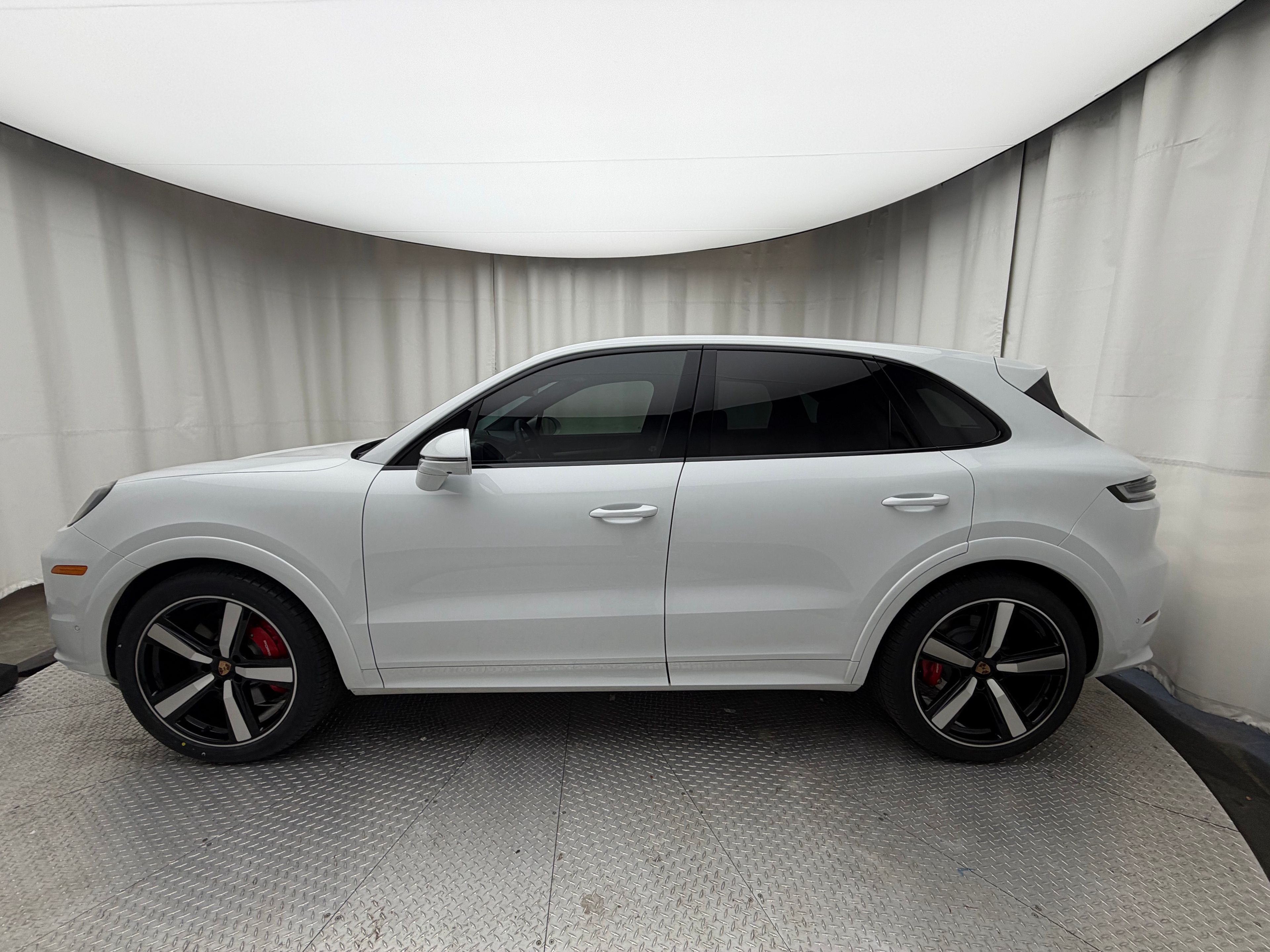 Thumbnail: 2025 Porsche Cayenne - 2