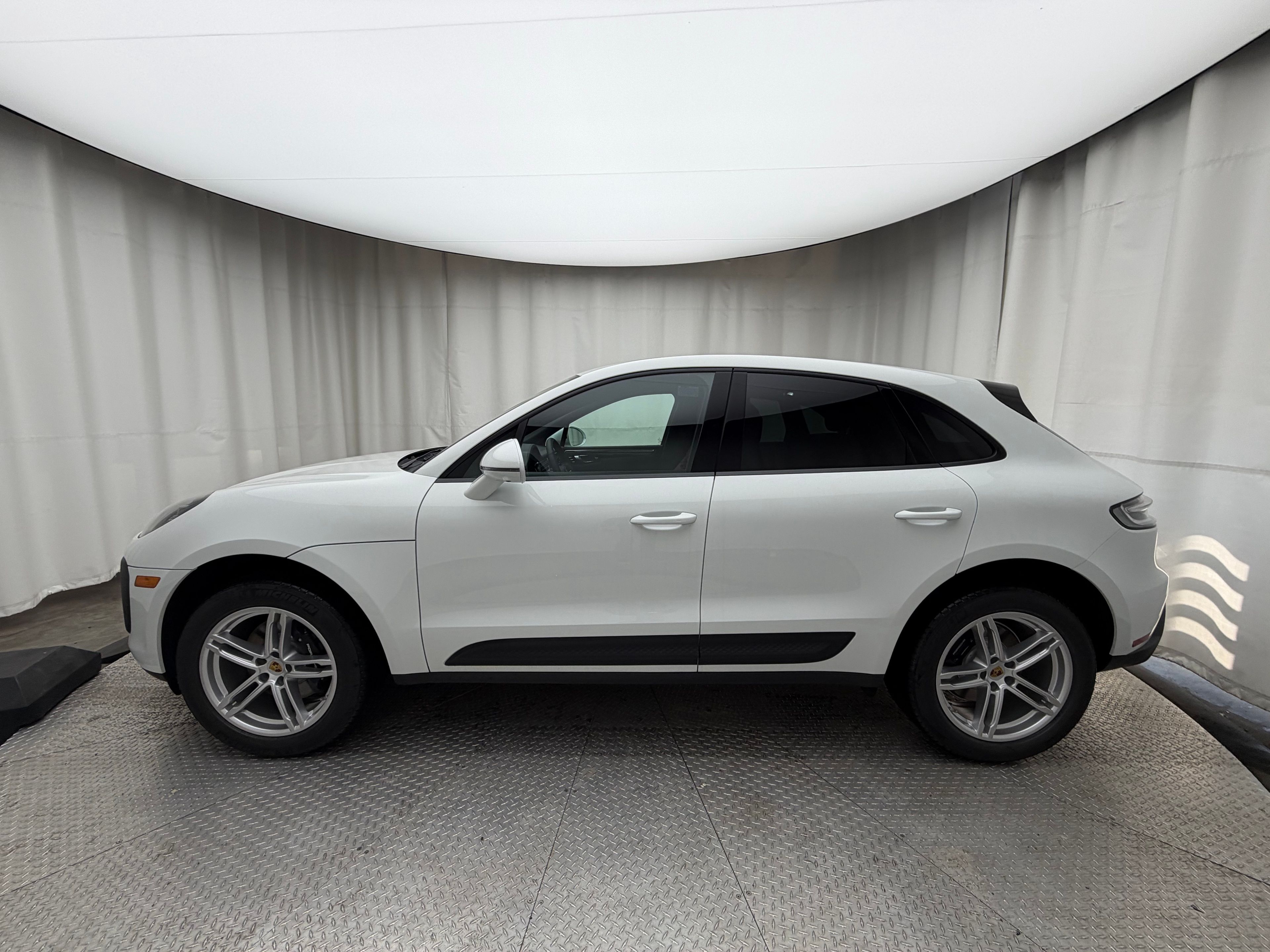 Thumbnail: 2026 Porsche Macan - 2