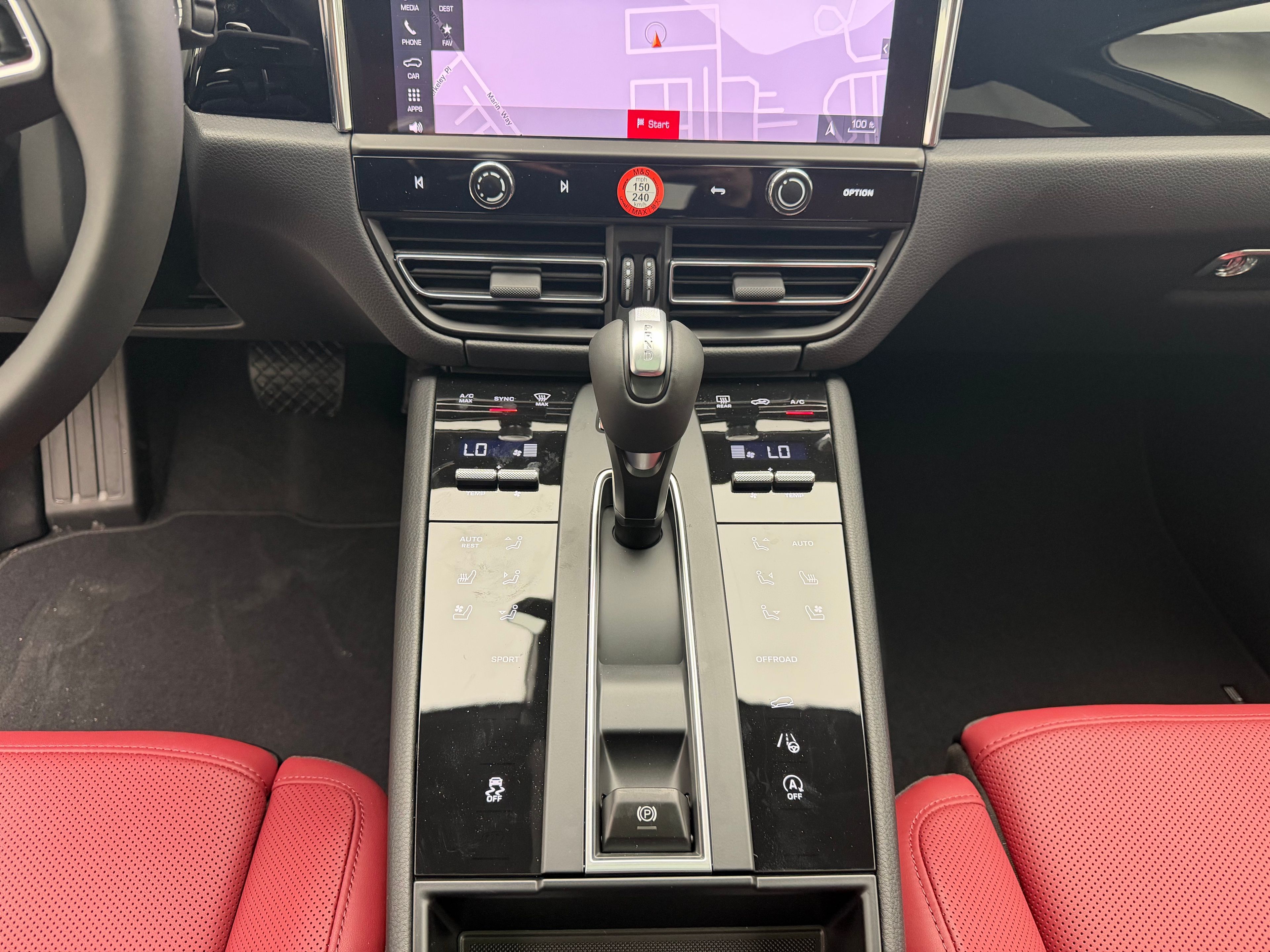 Thumbnail: 2026 Porsche Macan - 31