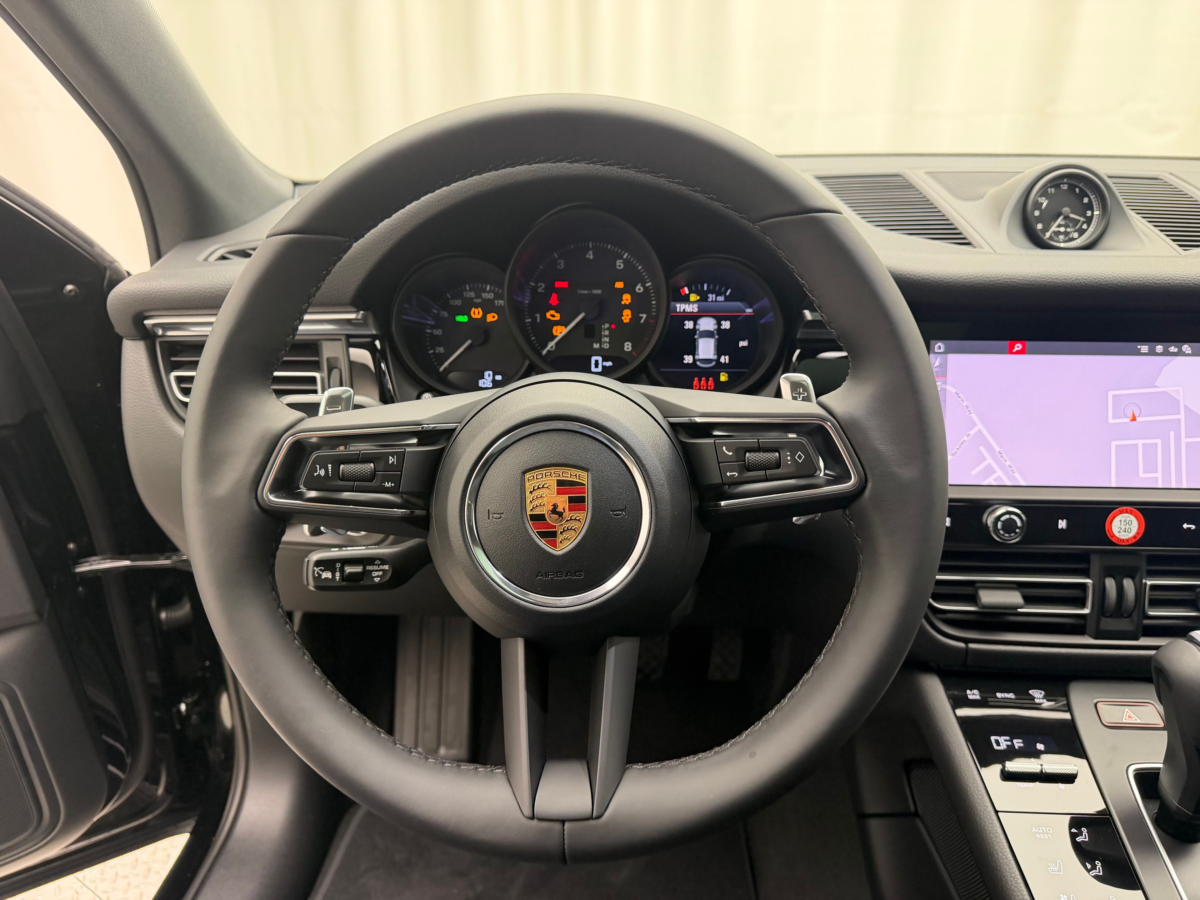 Thumbnail: 2026 Porsche Macan - 6