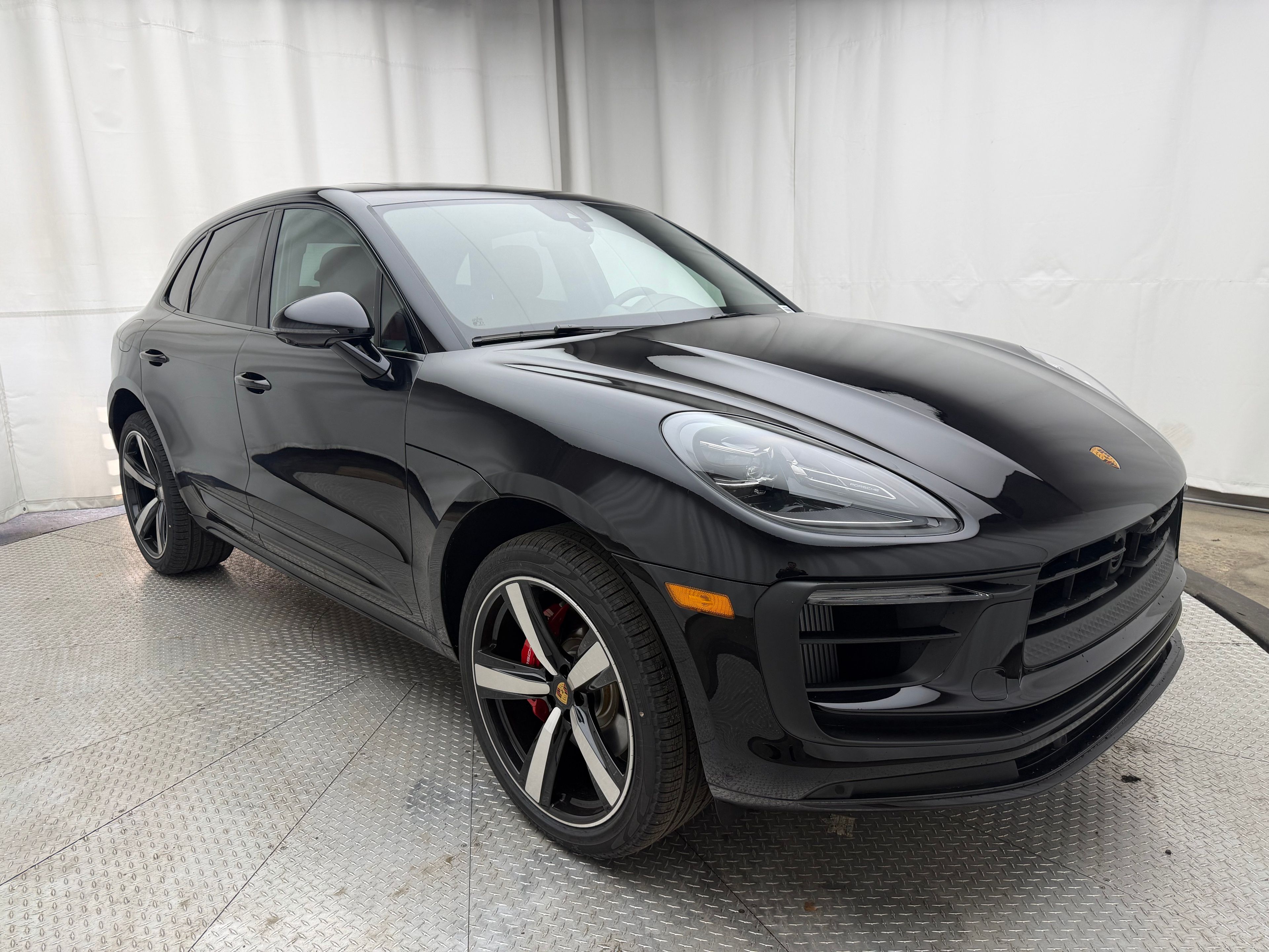 Thumbnail: 2026 Porsche Macan - 17