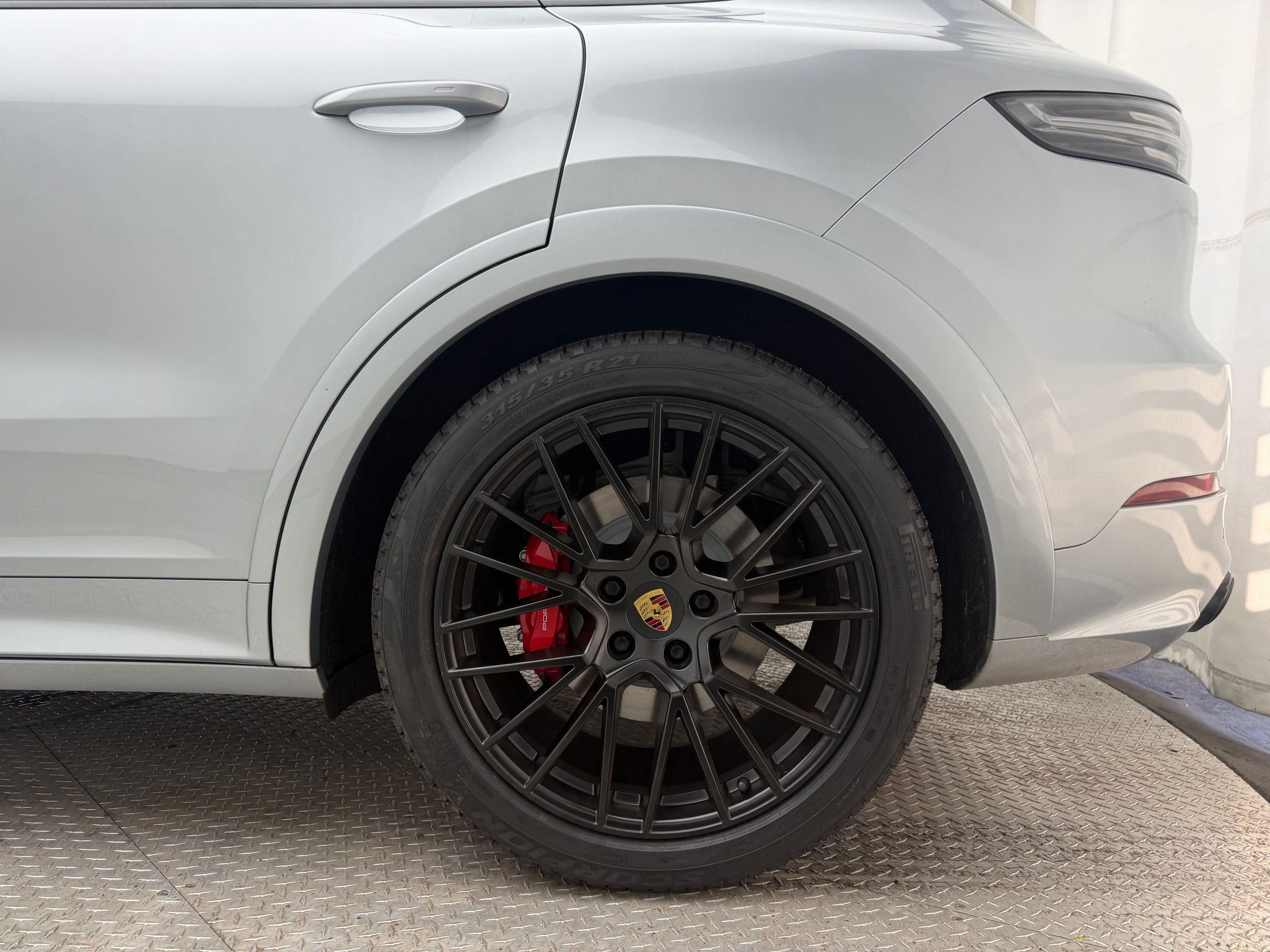 Thumbnail: 2021 Porsche Cayenne - 10