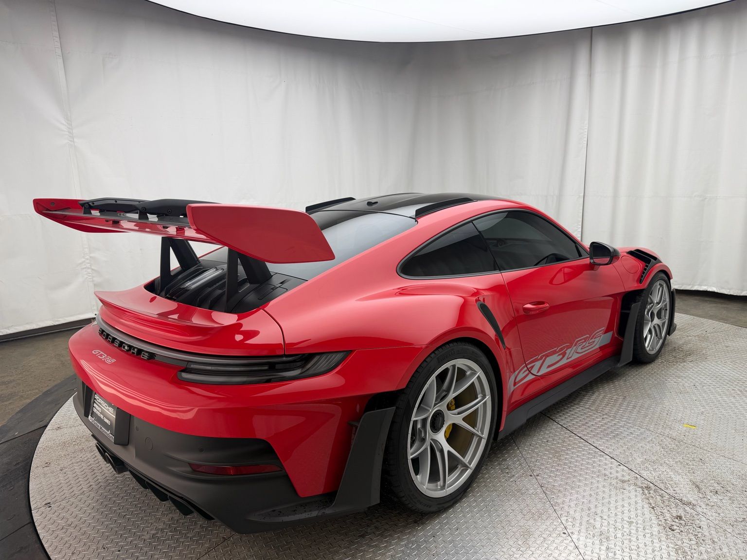 Thumbnail: 2024 Porsche 911 - 10