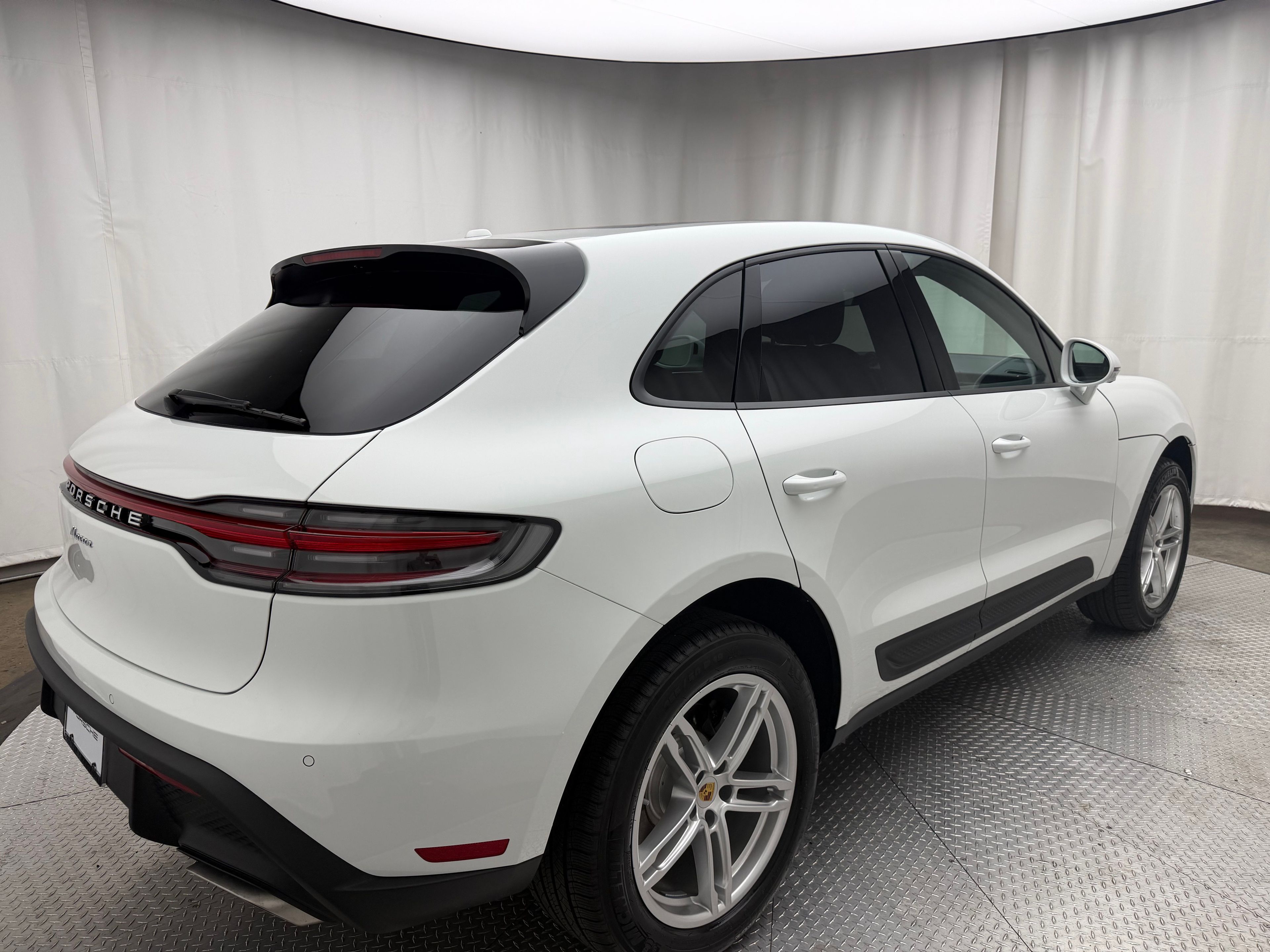 Thumbnail: 2026 Porsche Macan - 9