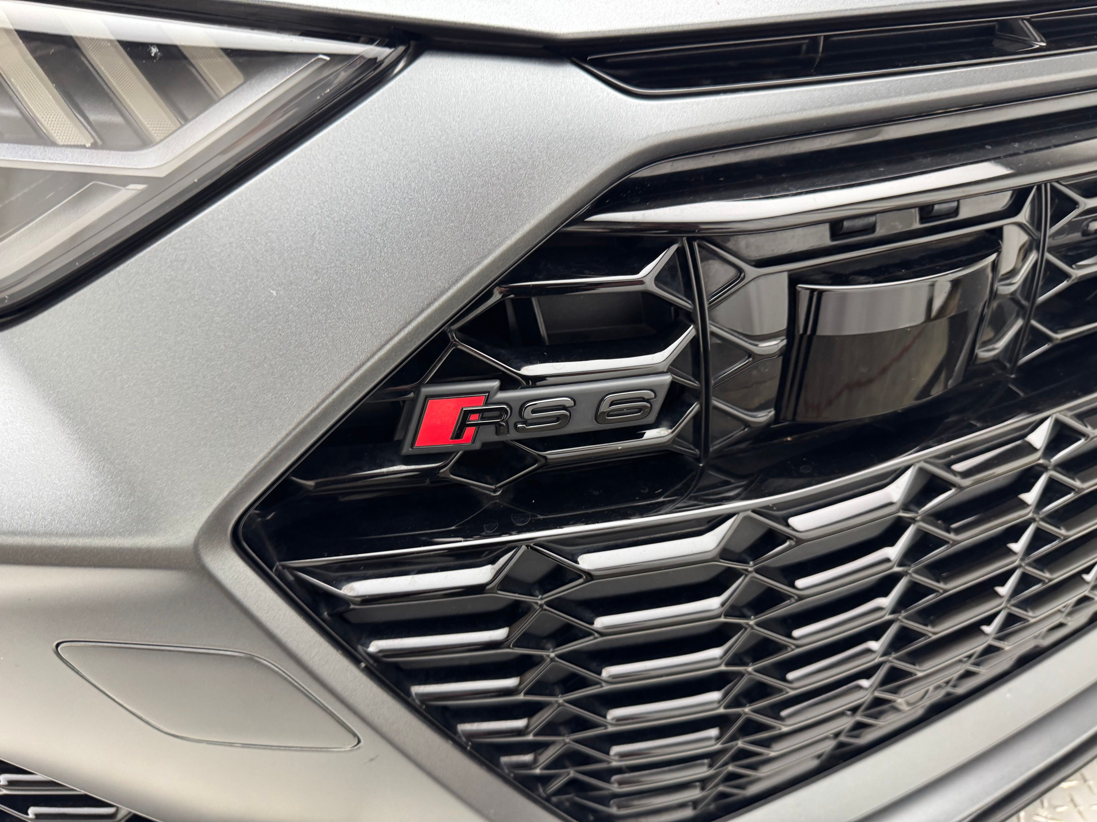 Thumbnail: 2024 Audi RS 6 - 21