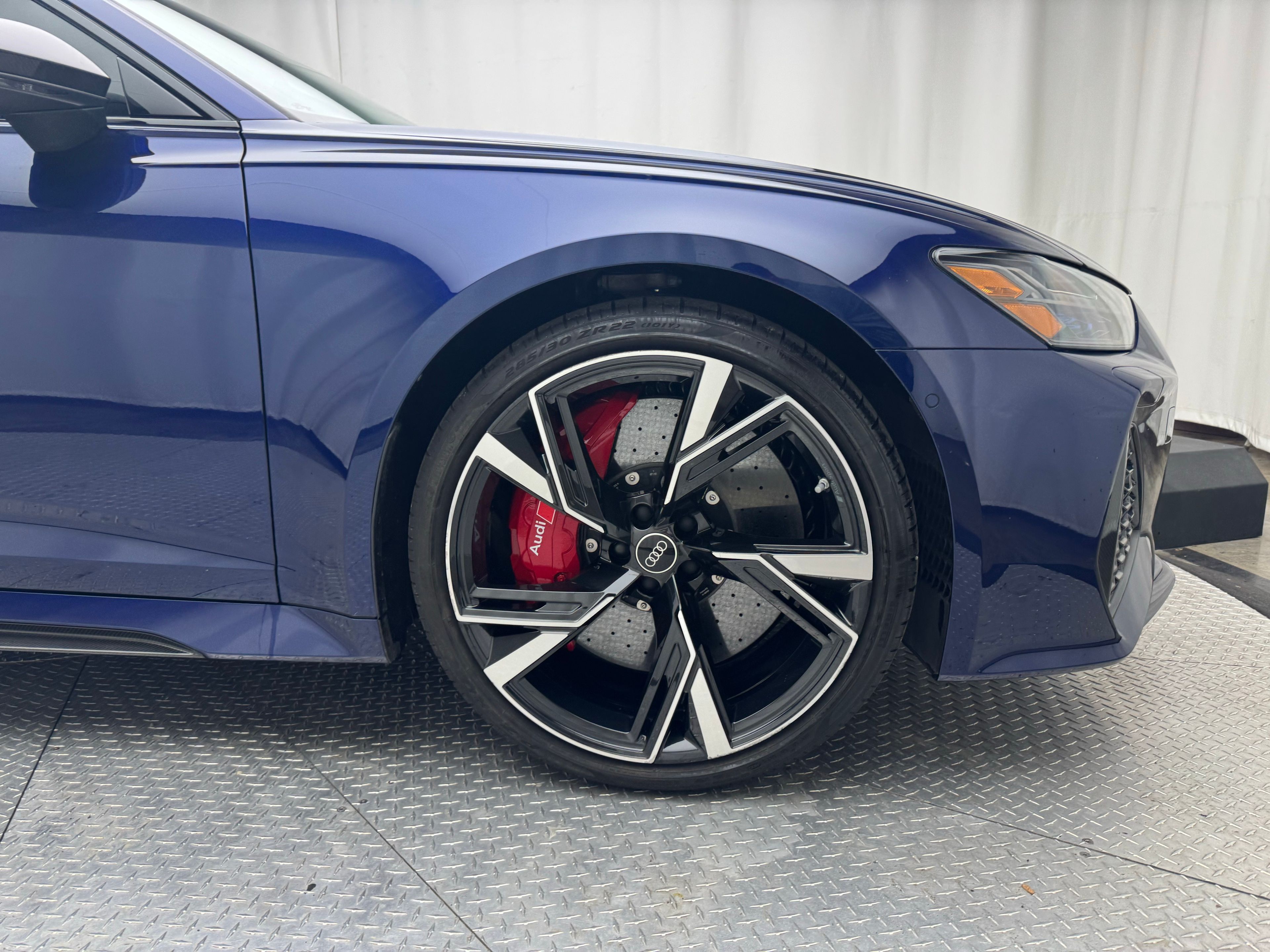 Thumbnail: 2021 Audi RS 6 - 13