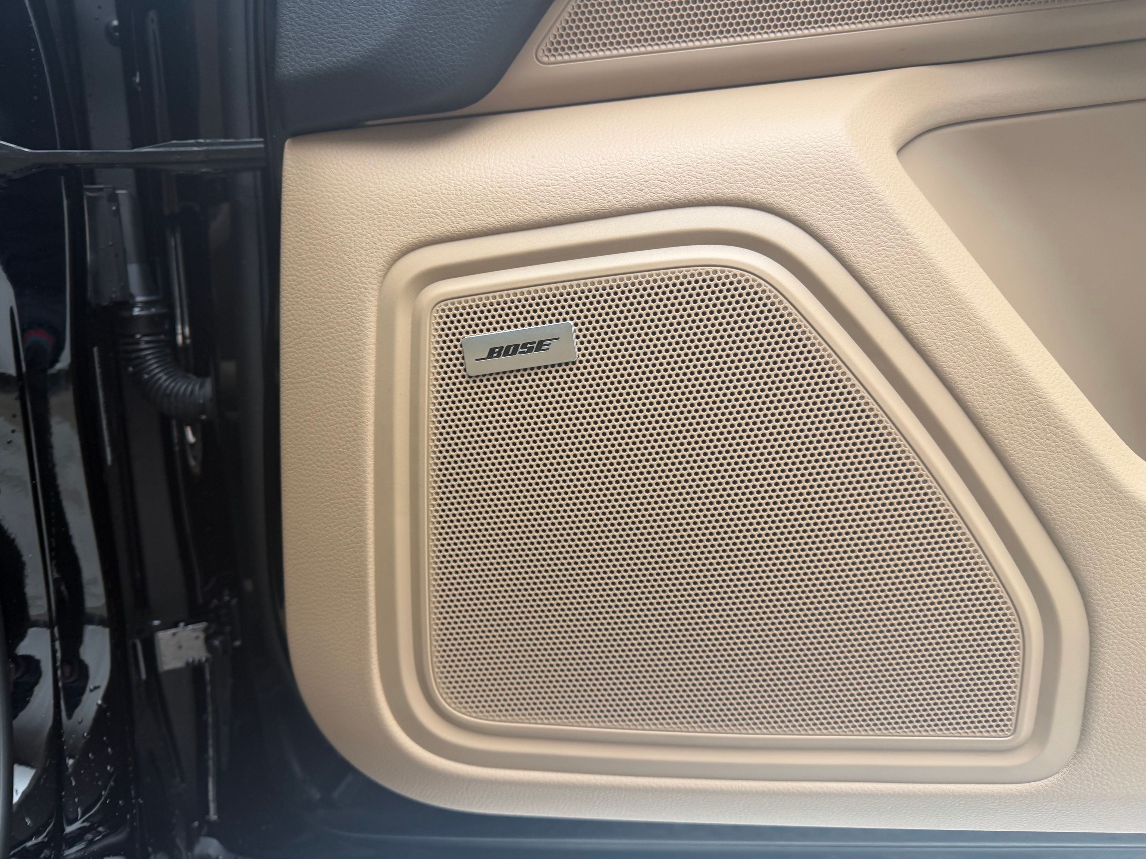 Thumbnail: 2026 Porsche Macan - 19