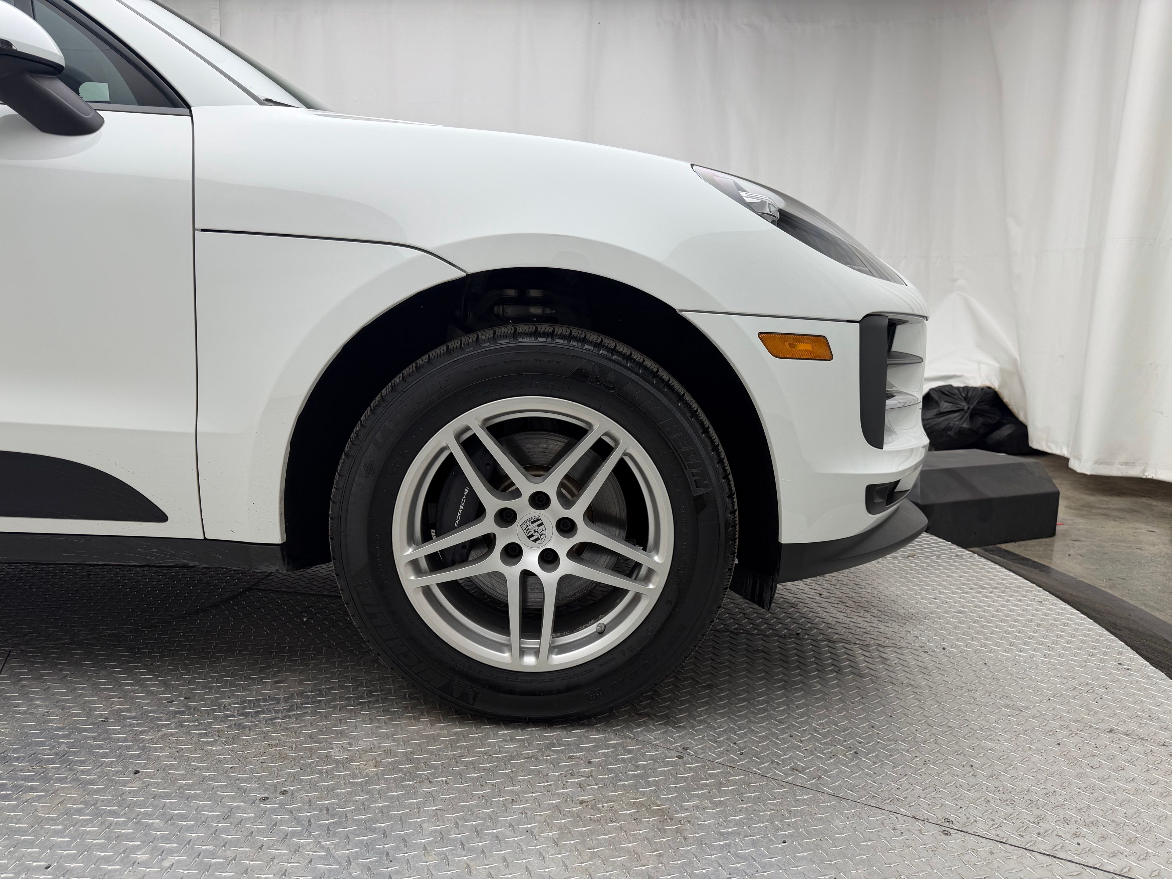 Thumbnail: 2020 Porsche Macan - 15