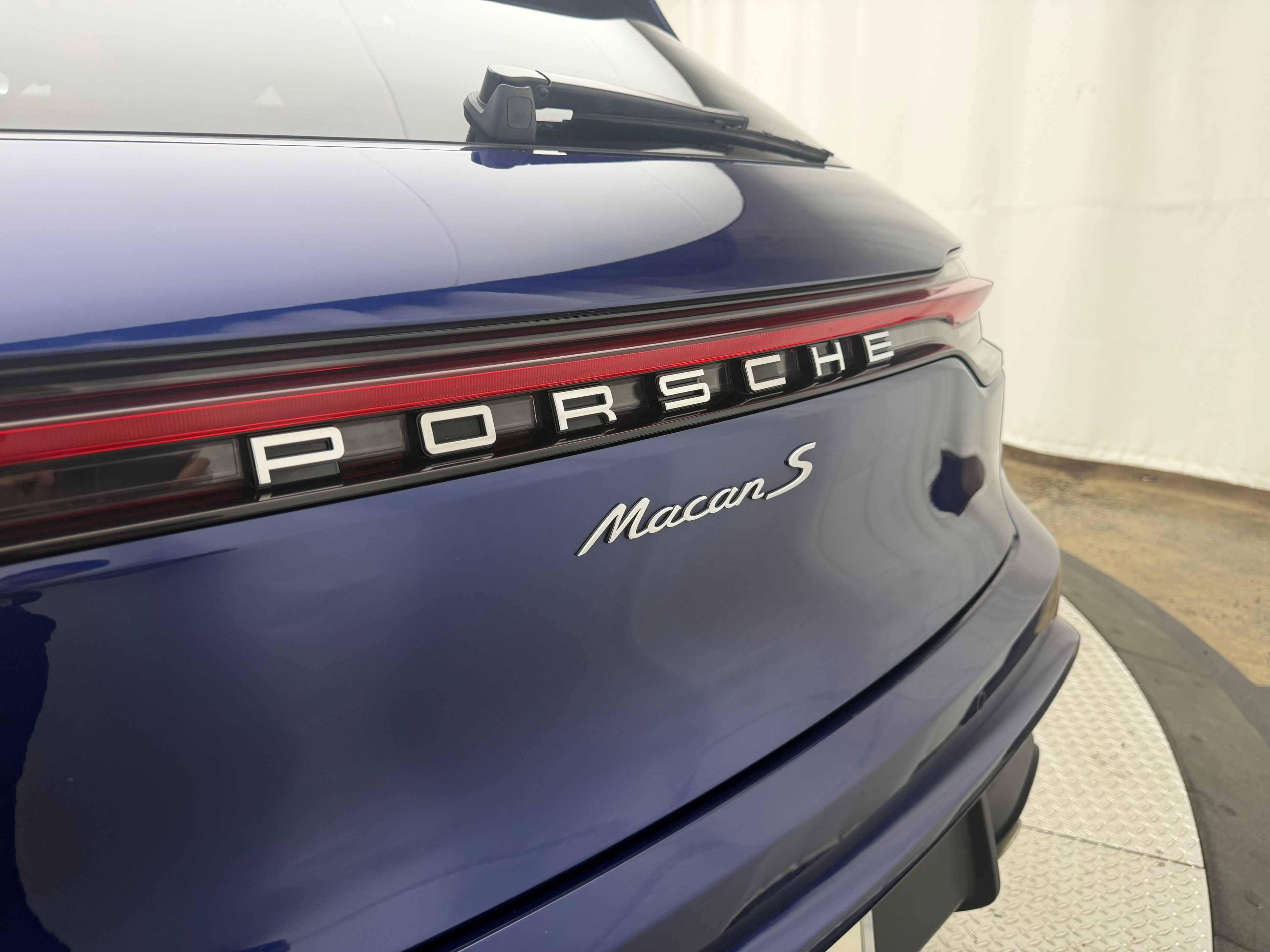 Thumbnail: 2023 Porsche Macan - 12
