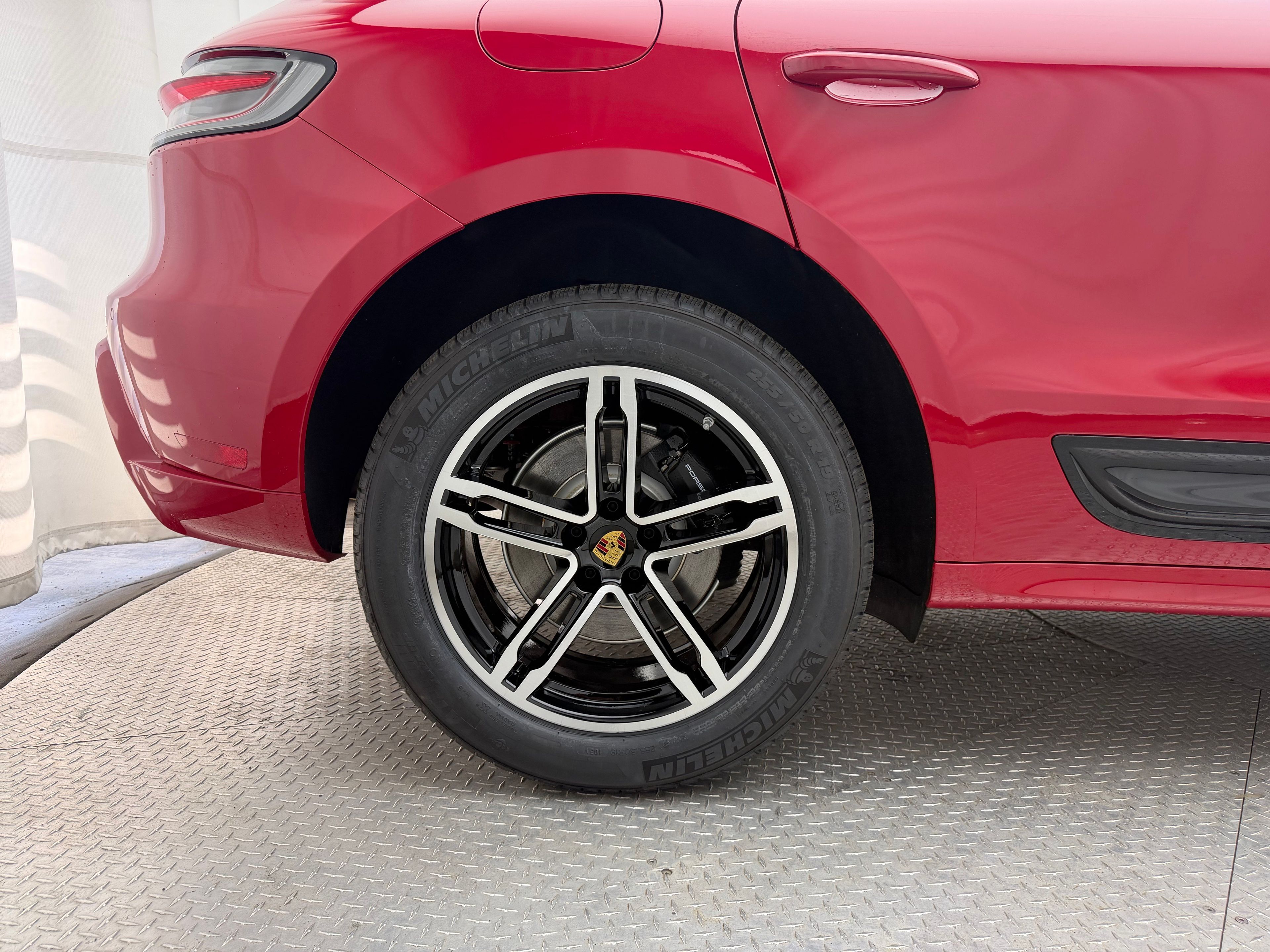 Thumbnail: 2026 Porsche Macan - 10