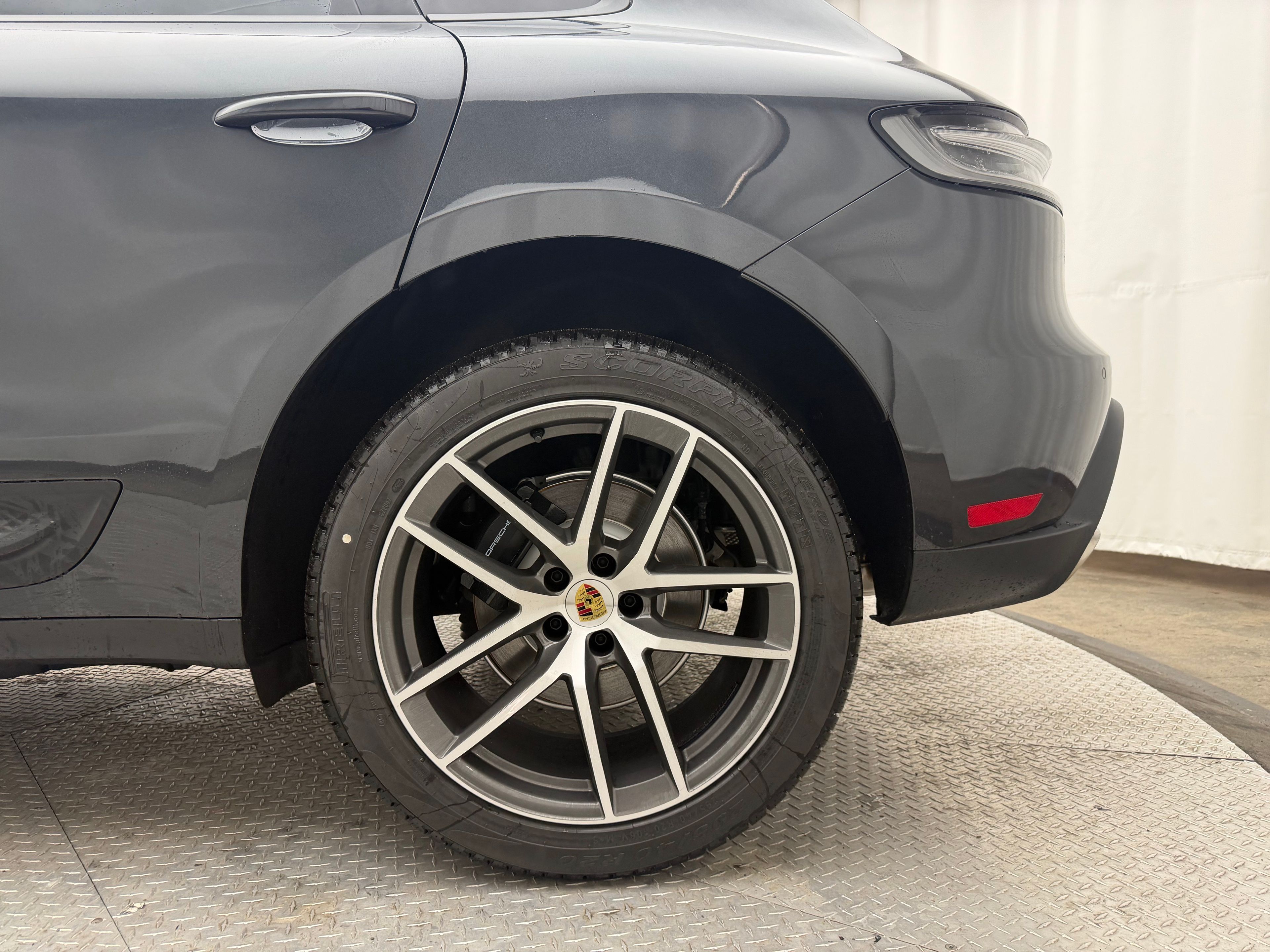 Thumbnail: 2026 Porsche Macan - 9