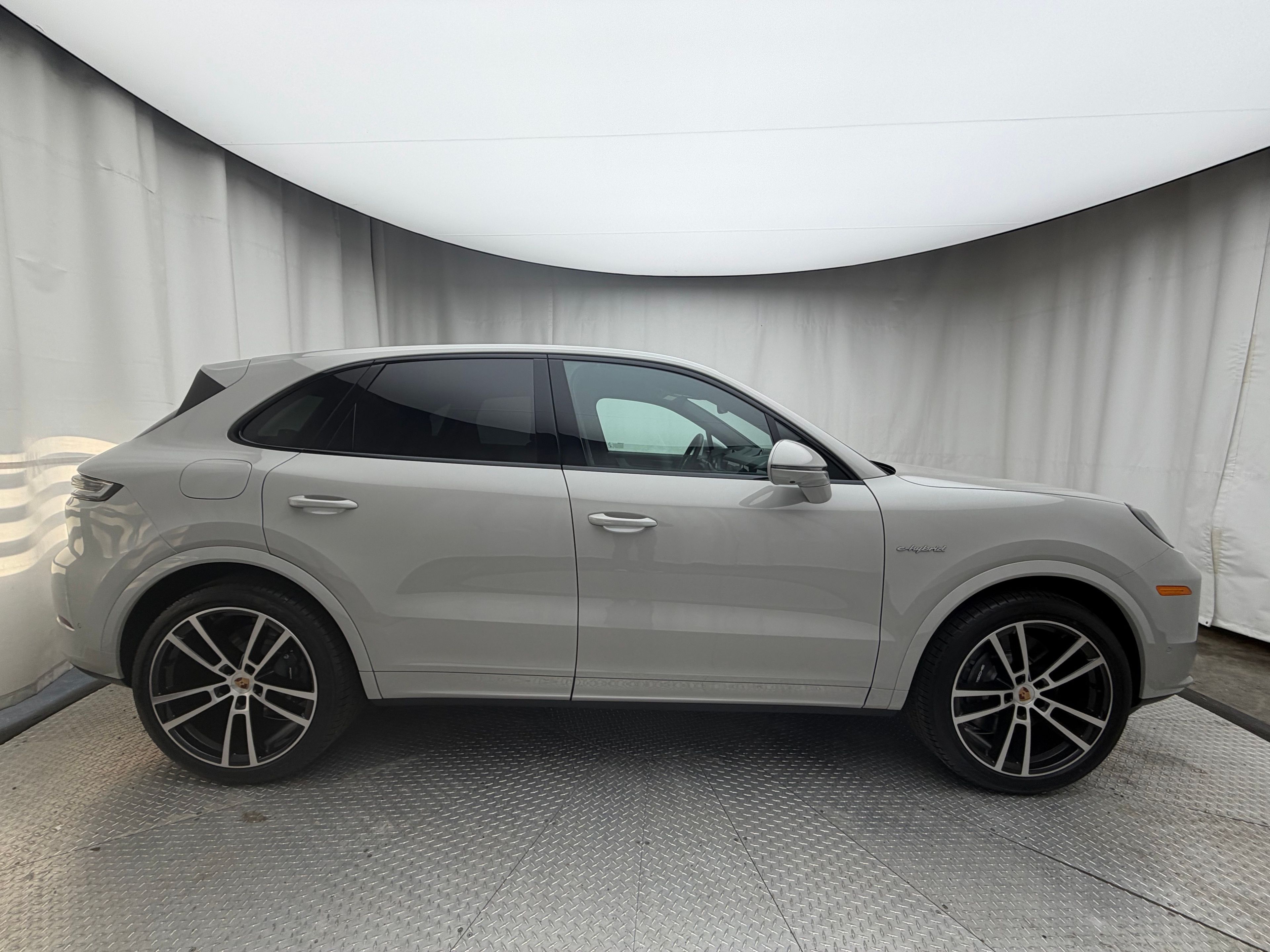 Thumbnail: 2026 Porsche Cayenne - 18