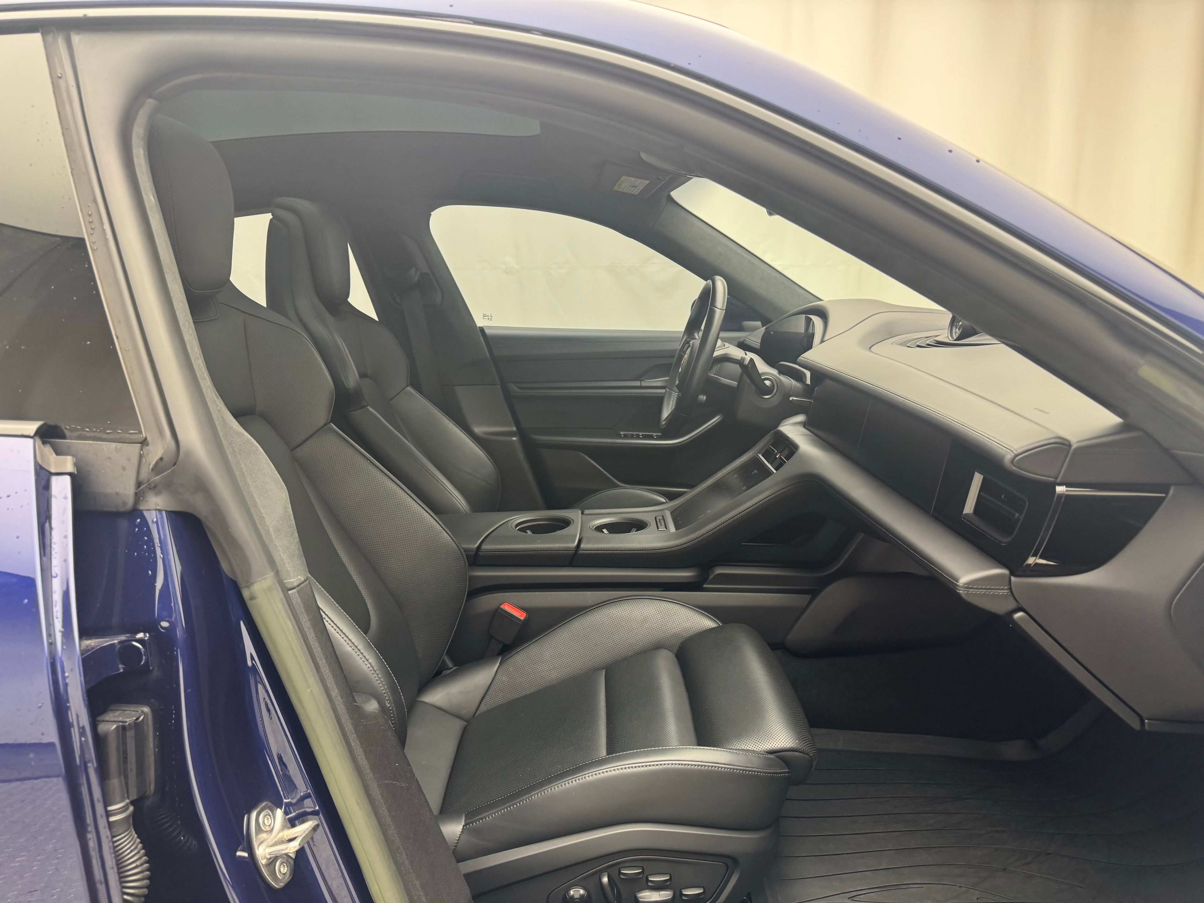 Thumbnail: 2023 Porsche Taycan - 26