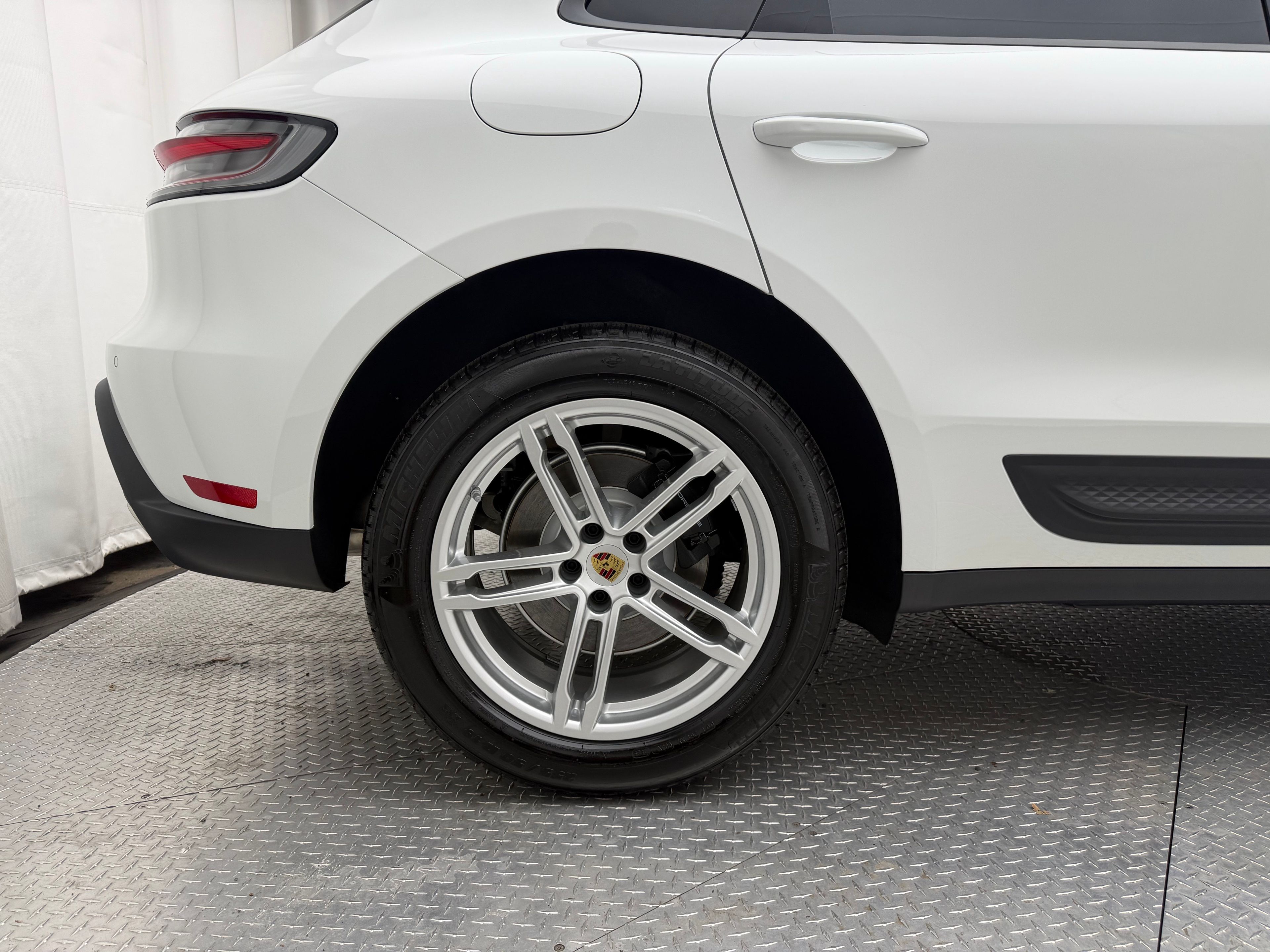 Thumbnail: 2026 Porsche Macan - 12