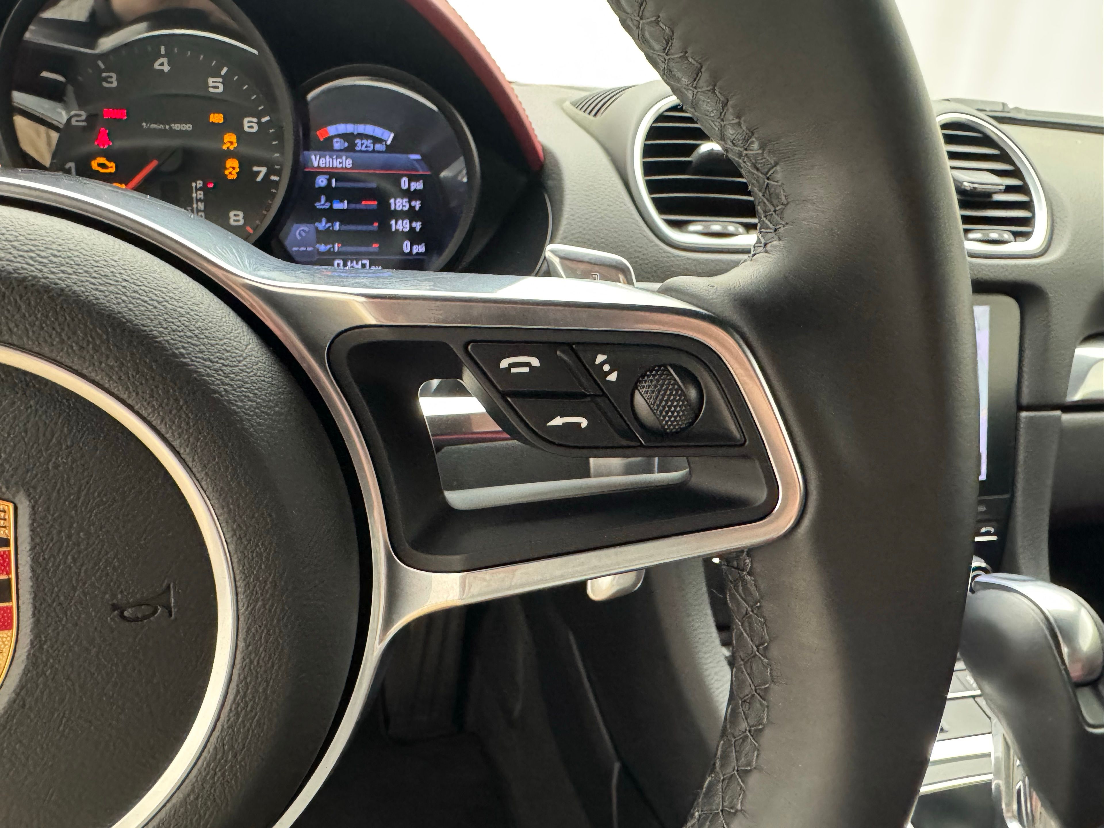 Thumbnail: 2017 Porsche 718 Boxster - 29