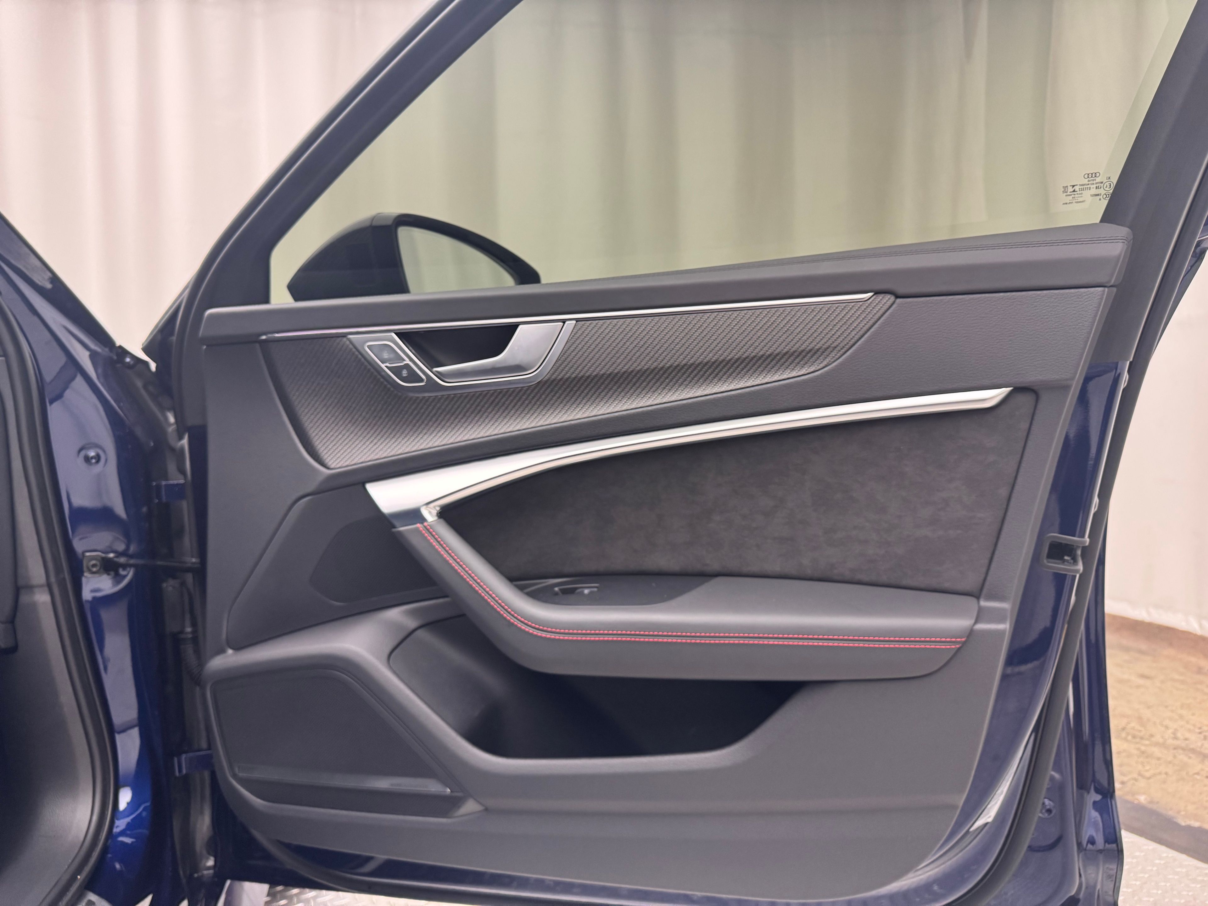 Thumbnail: 2021 Audi RS 6 - 23