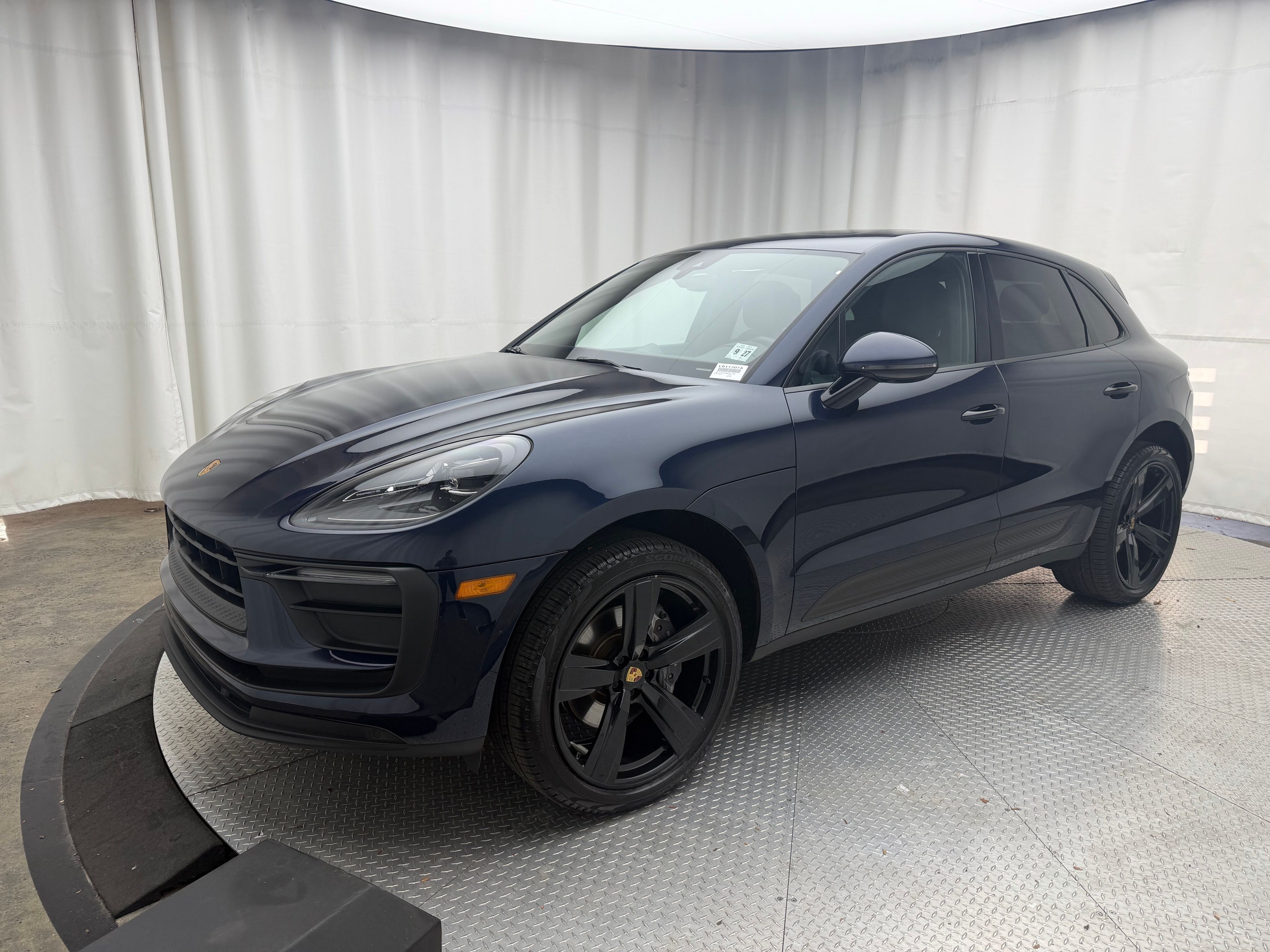 Thumbnail: 2022 Porsche Macan - 1