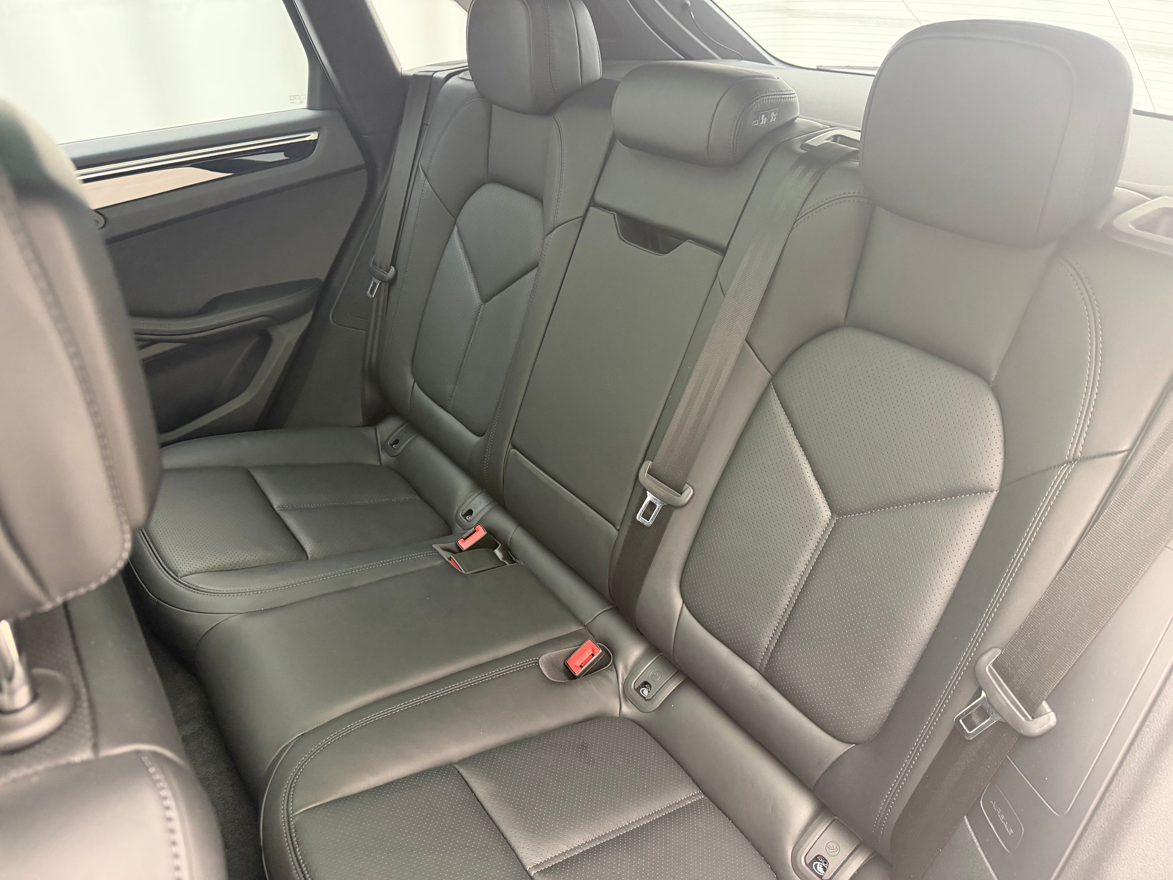 Thumbnail: 2023 Porsche Macan - 24