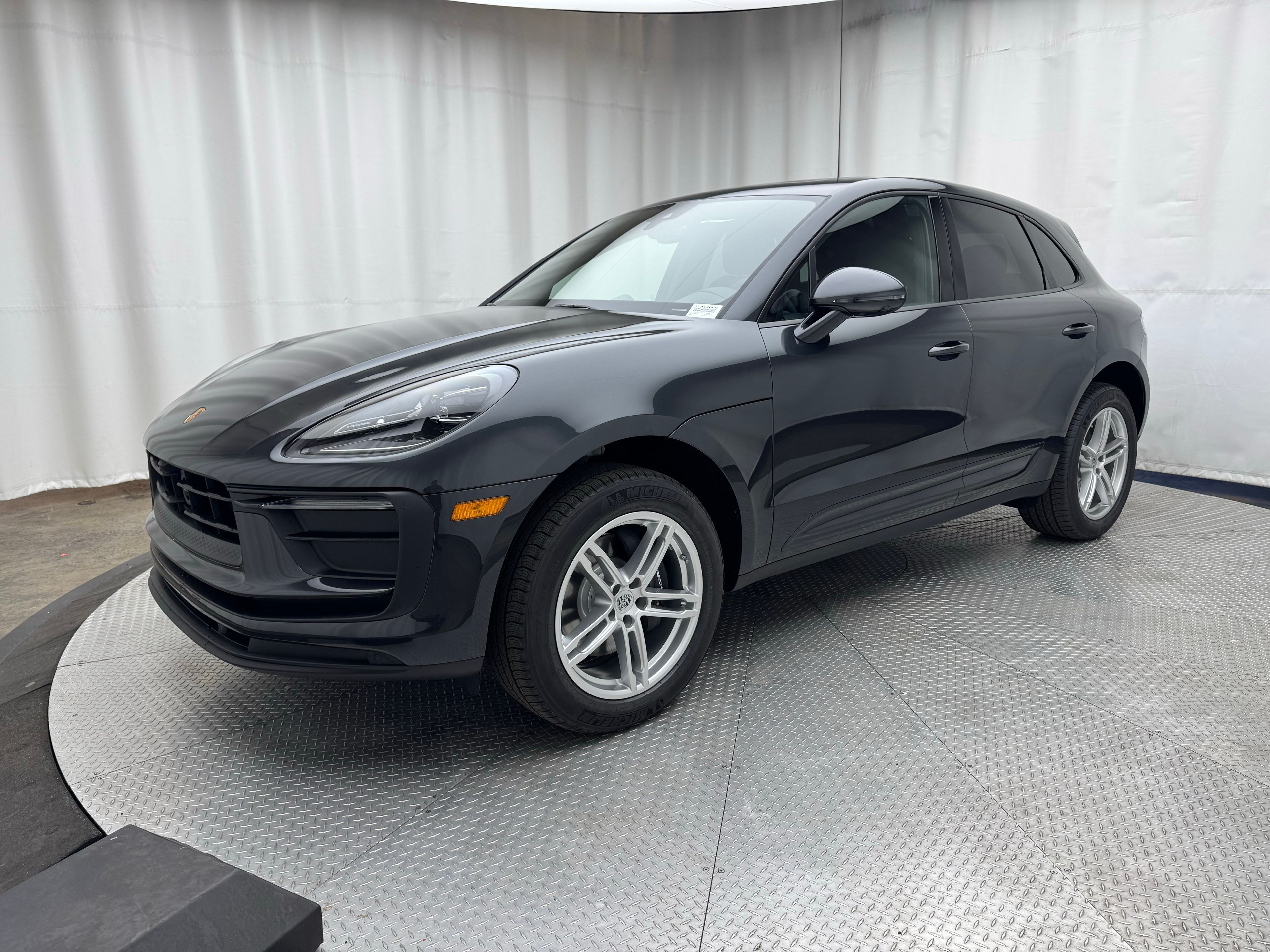 Thumbnail: 2026 Porsche Macan - 1