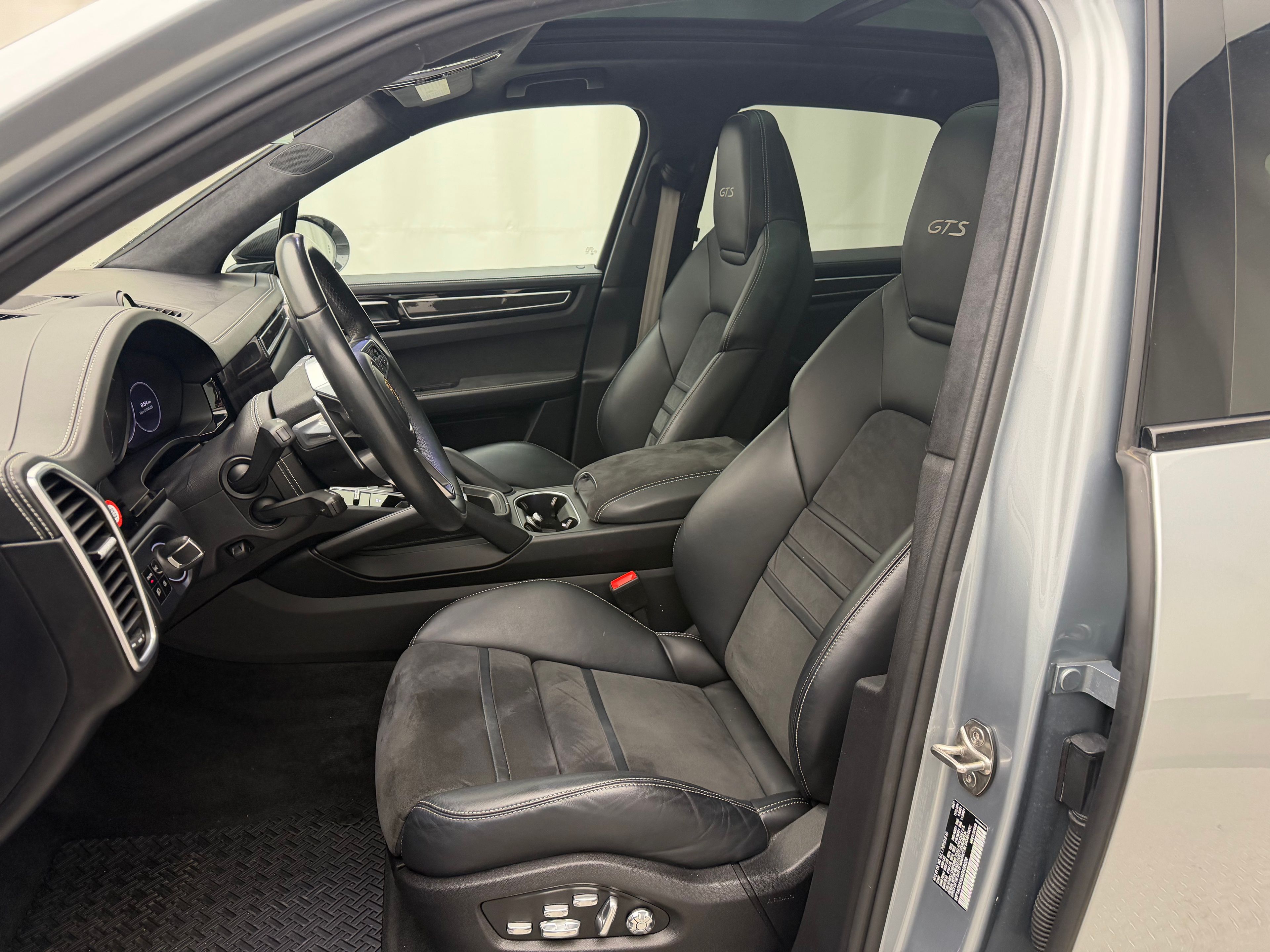 Thumbnail: 2021 Porsche Cayenne - 5