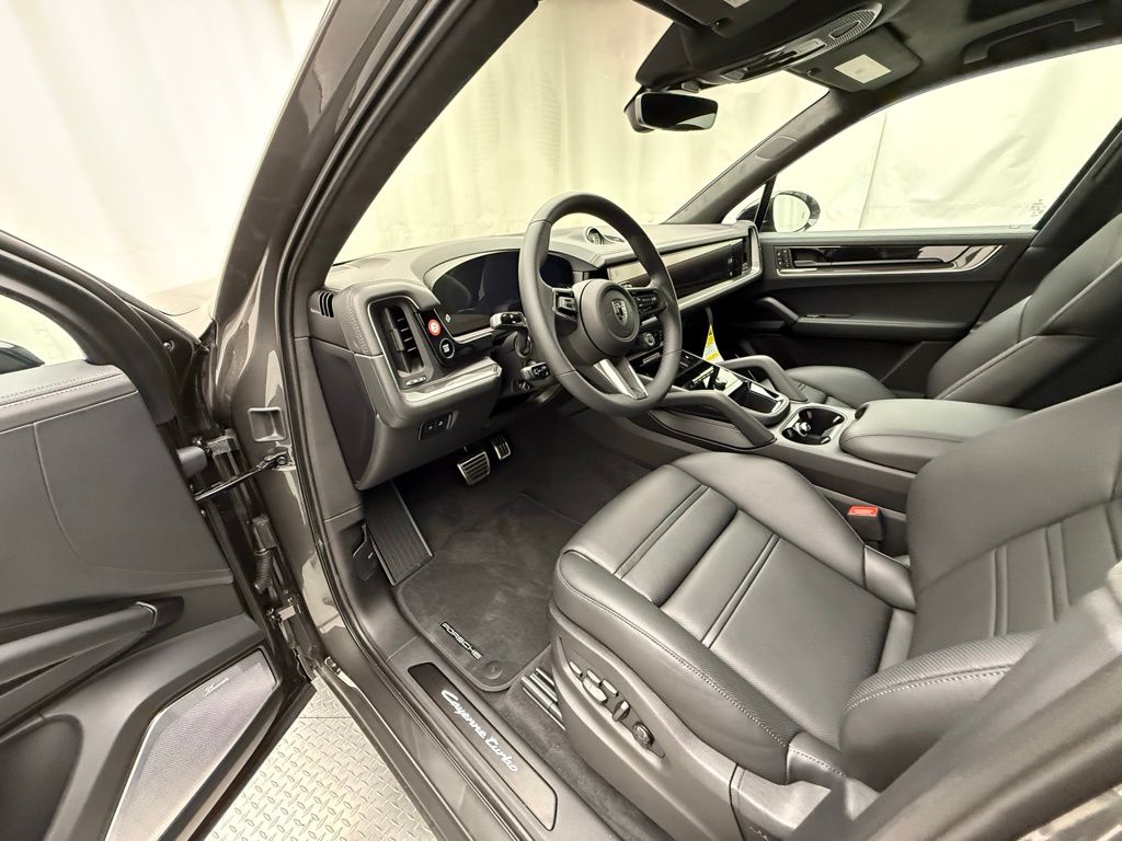 Thumbnail: 2025 Porsche Cayenne - 13