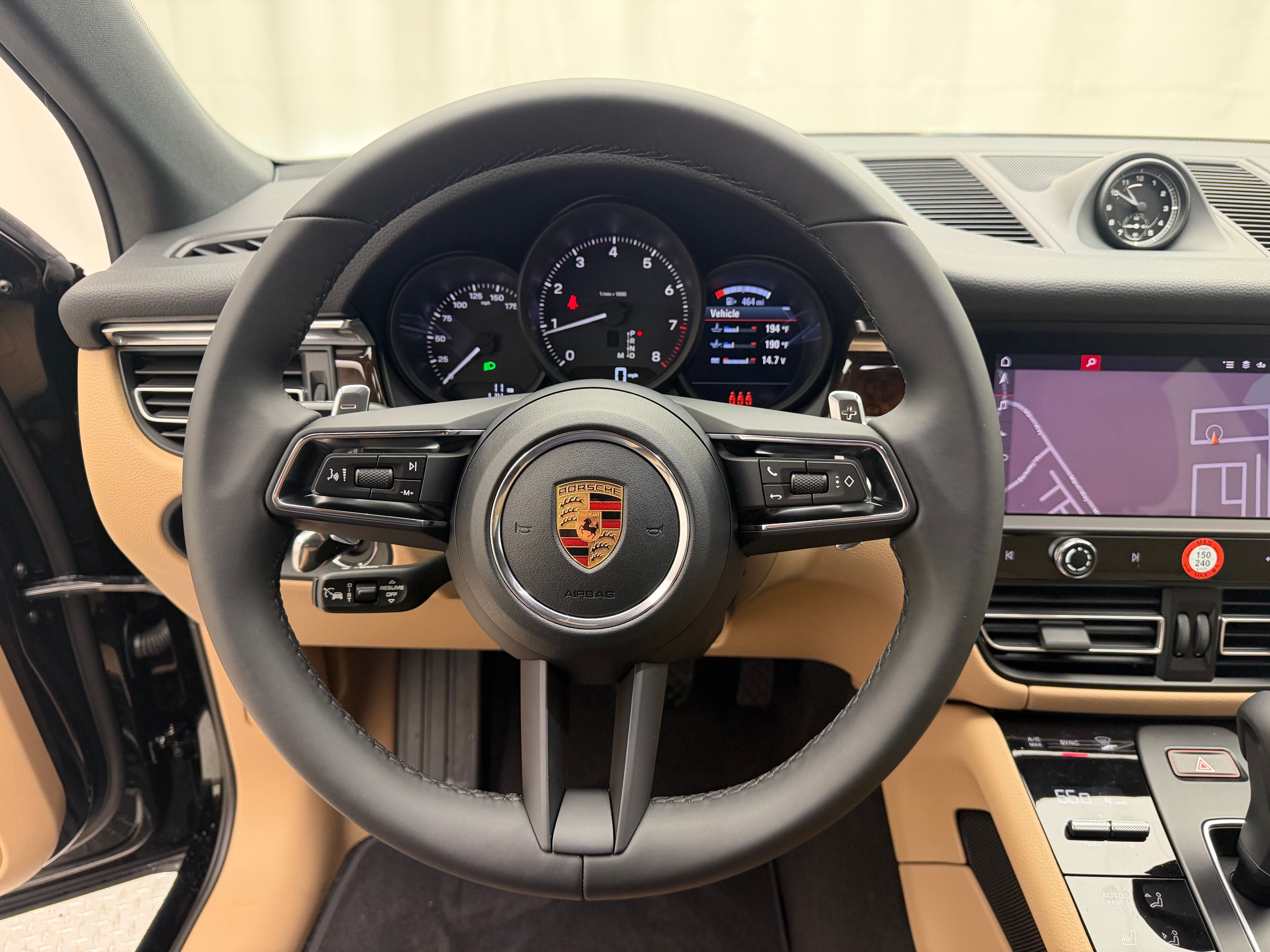 Thumbnail: 2026 Porsche Macan - 6