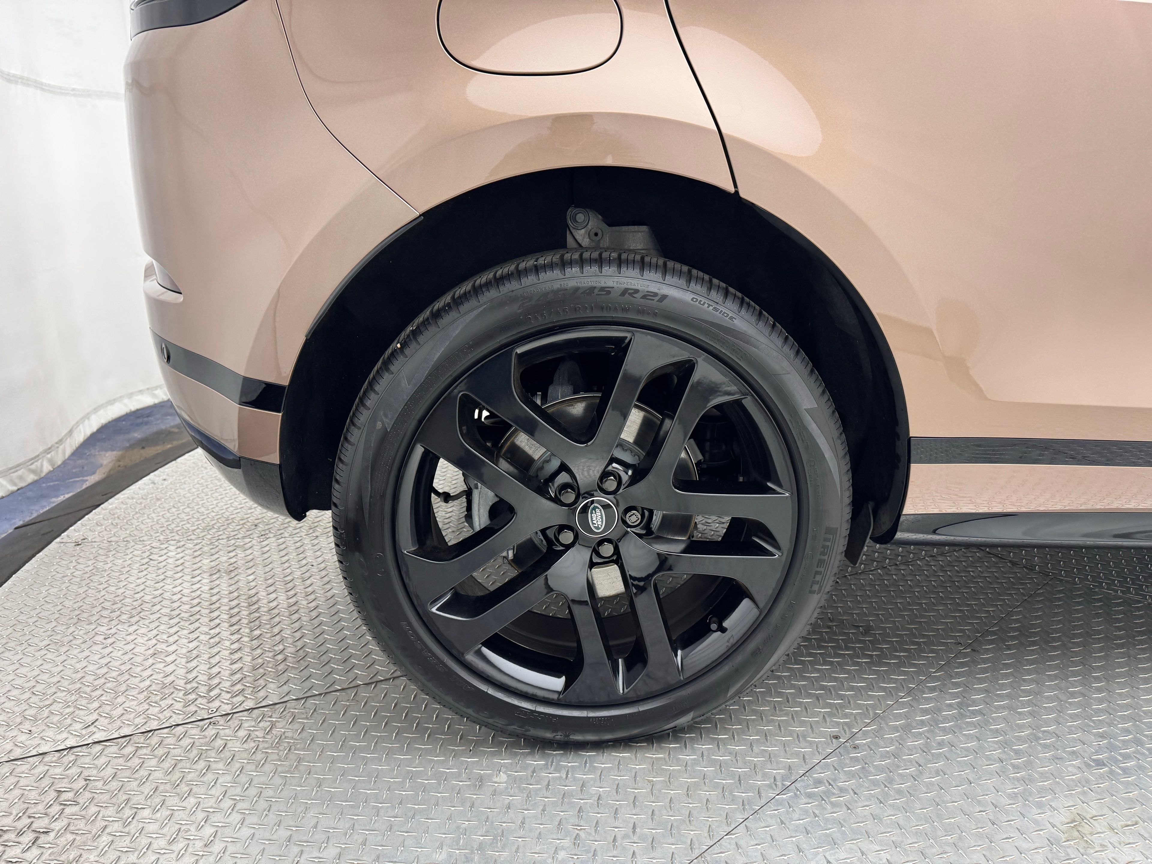 Thumbnail: 2024 Land Rover Range Rover Evoque - 7