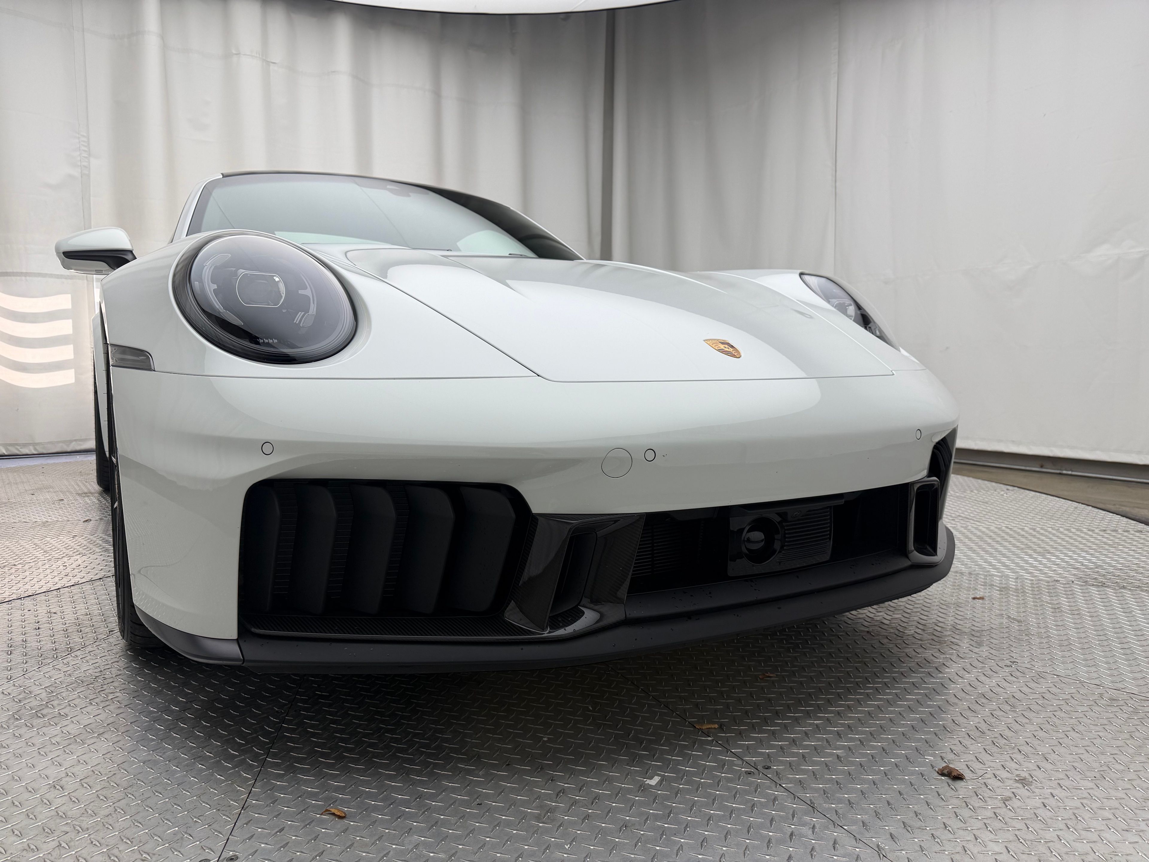 Thumbnail: 2026 Porsche 911 - 21