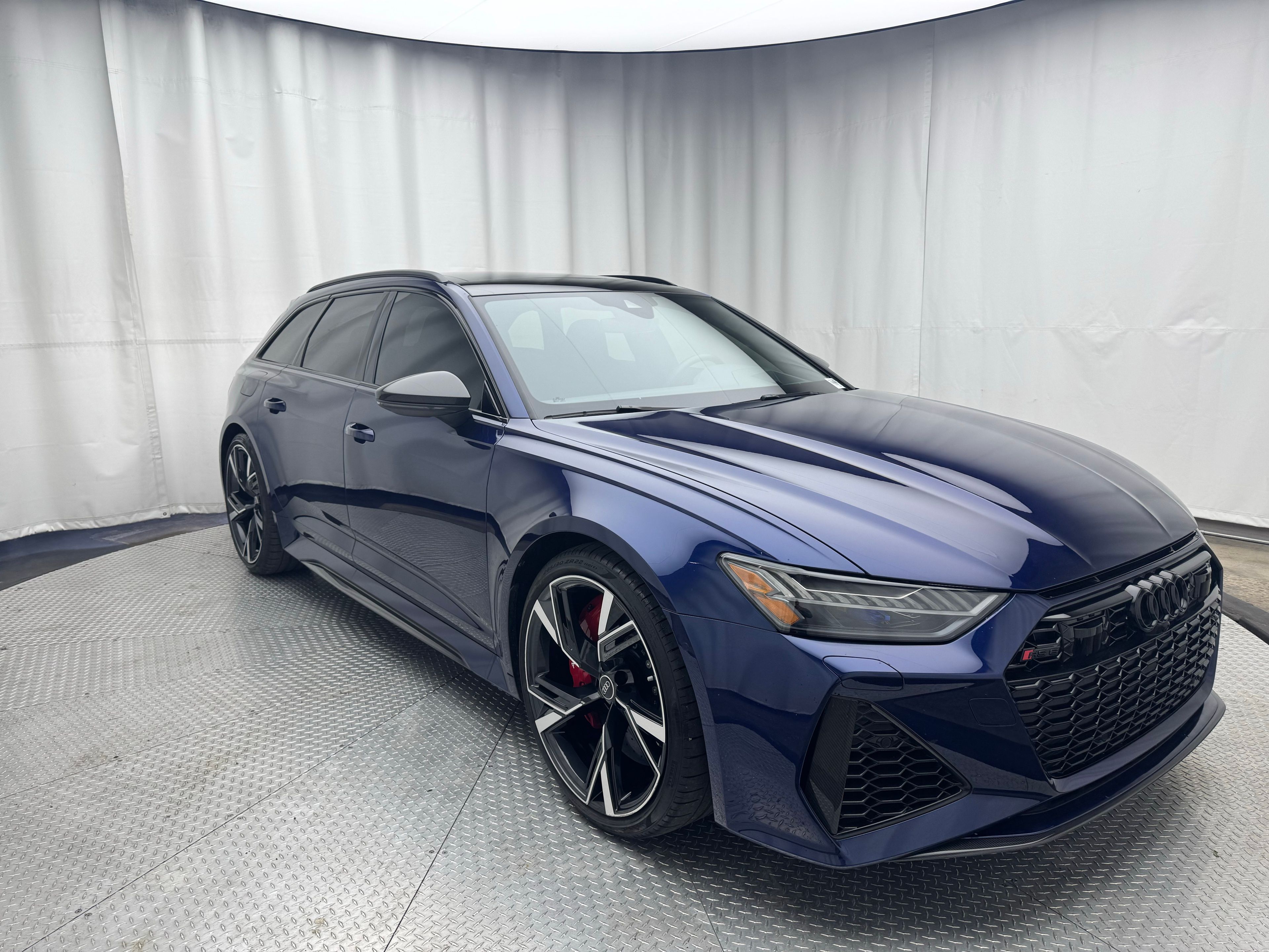 Thumbnail: 2021 Audi RS 6 - 14