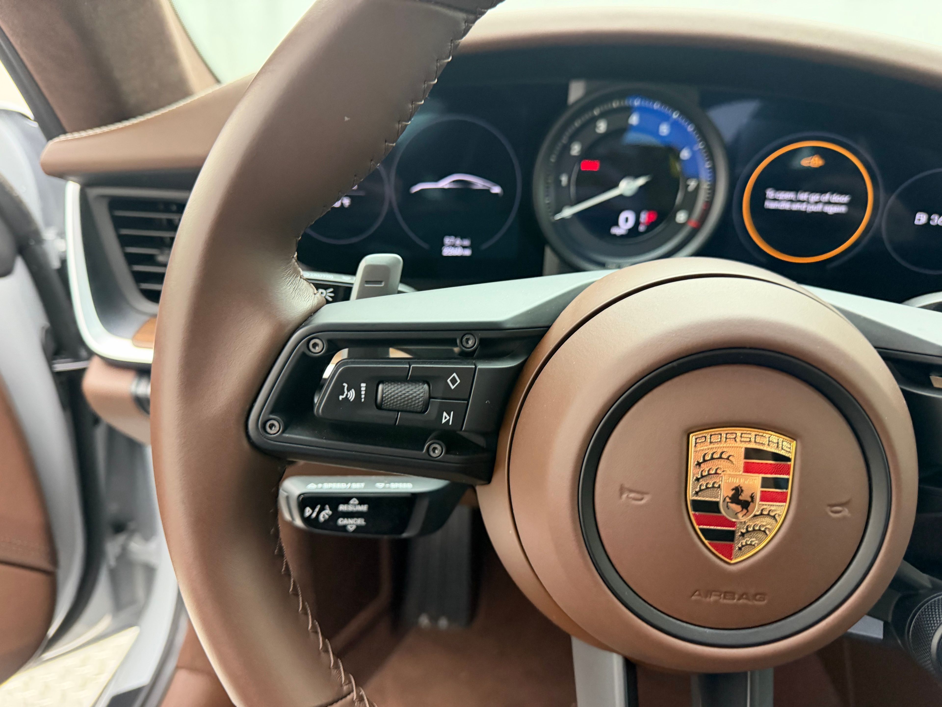 Thumbnail: 2024 Porsche 911 - 24