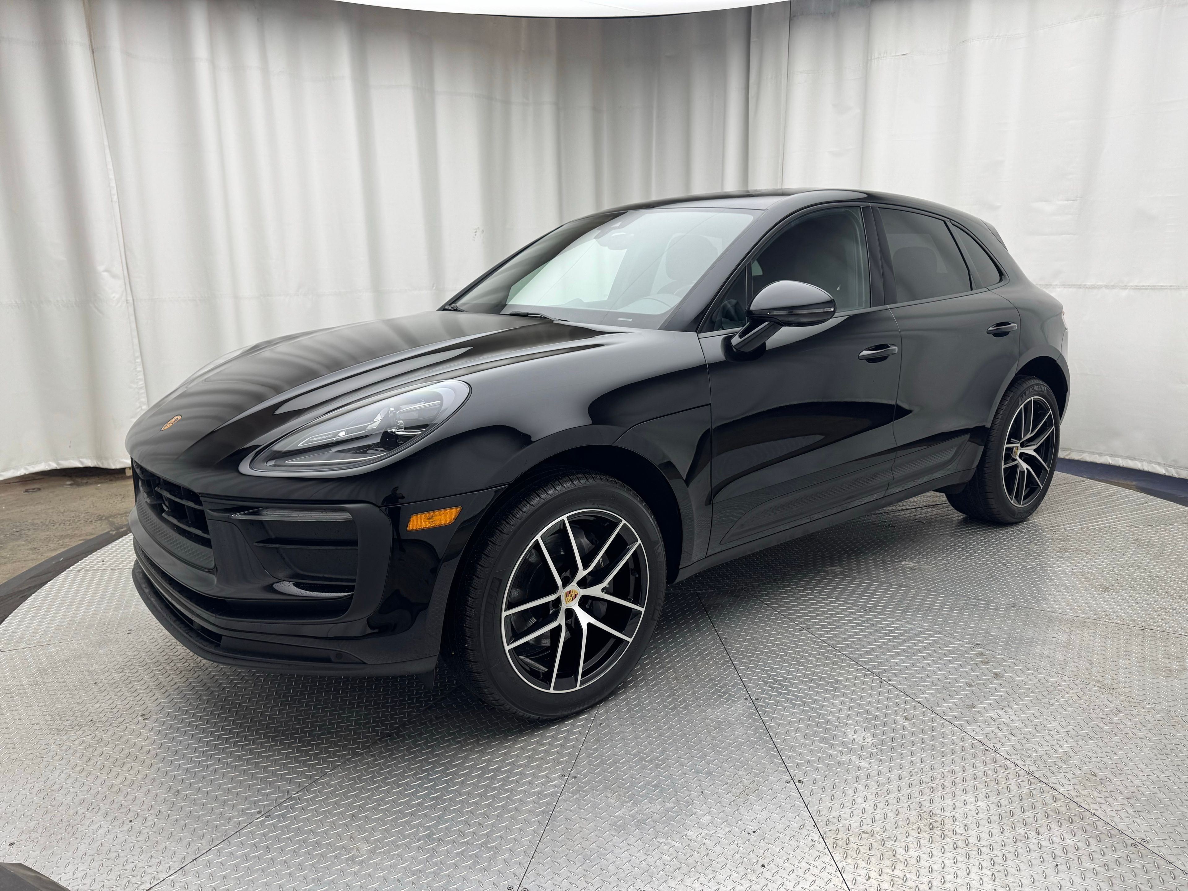 Thumbnail: 2023 Porsche Macan - 1