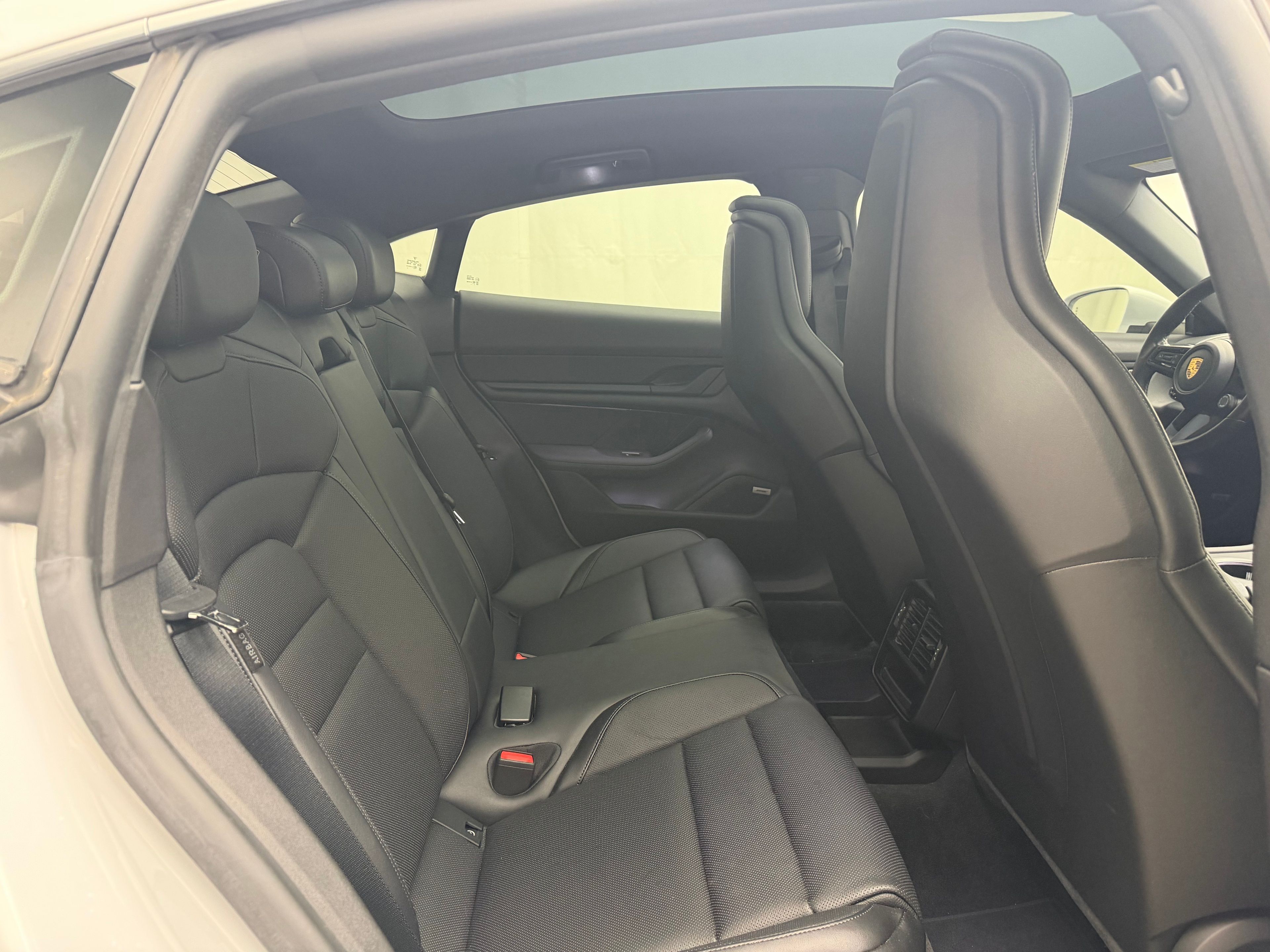 Thumbnail: 2022 Porsche Taycan - 19