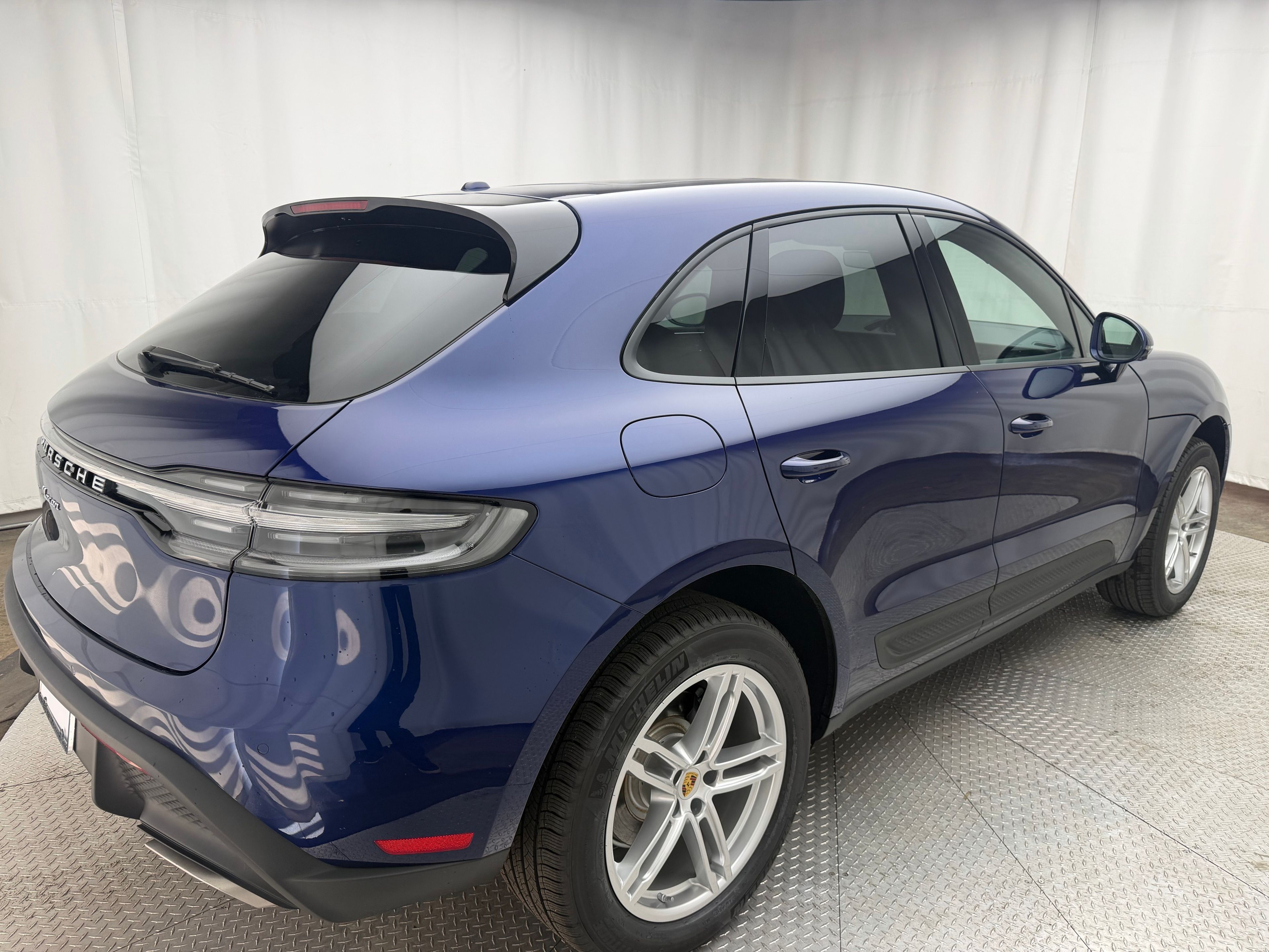 Thumbnail: 2026 Porsche Macan - 11