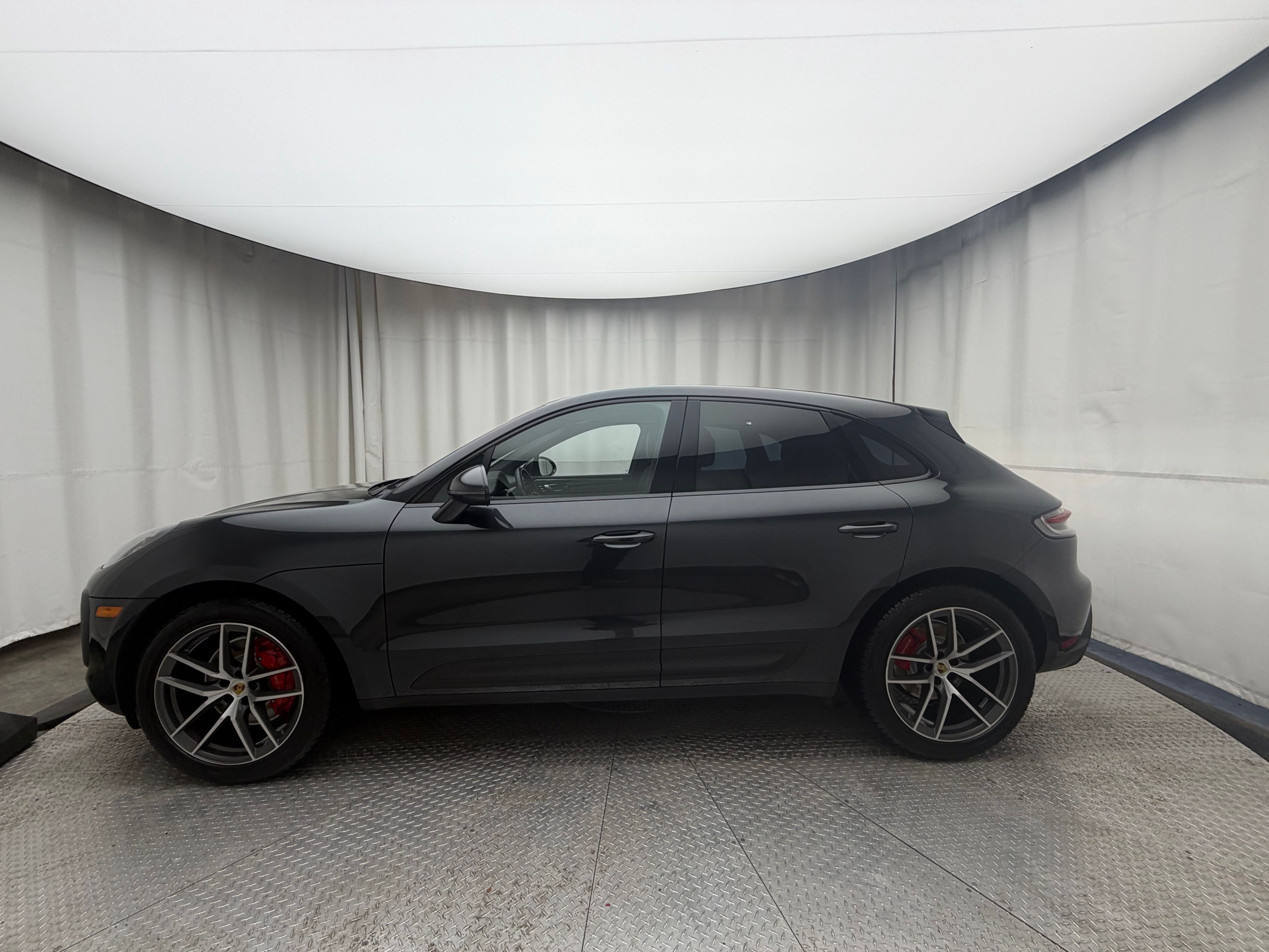 Thumbnail: 2023 Porsche Macan - 2