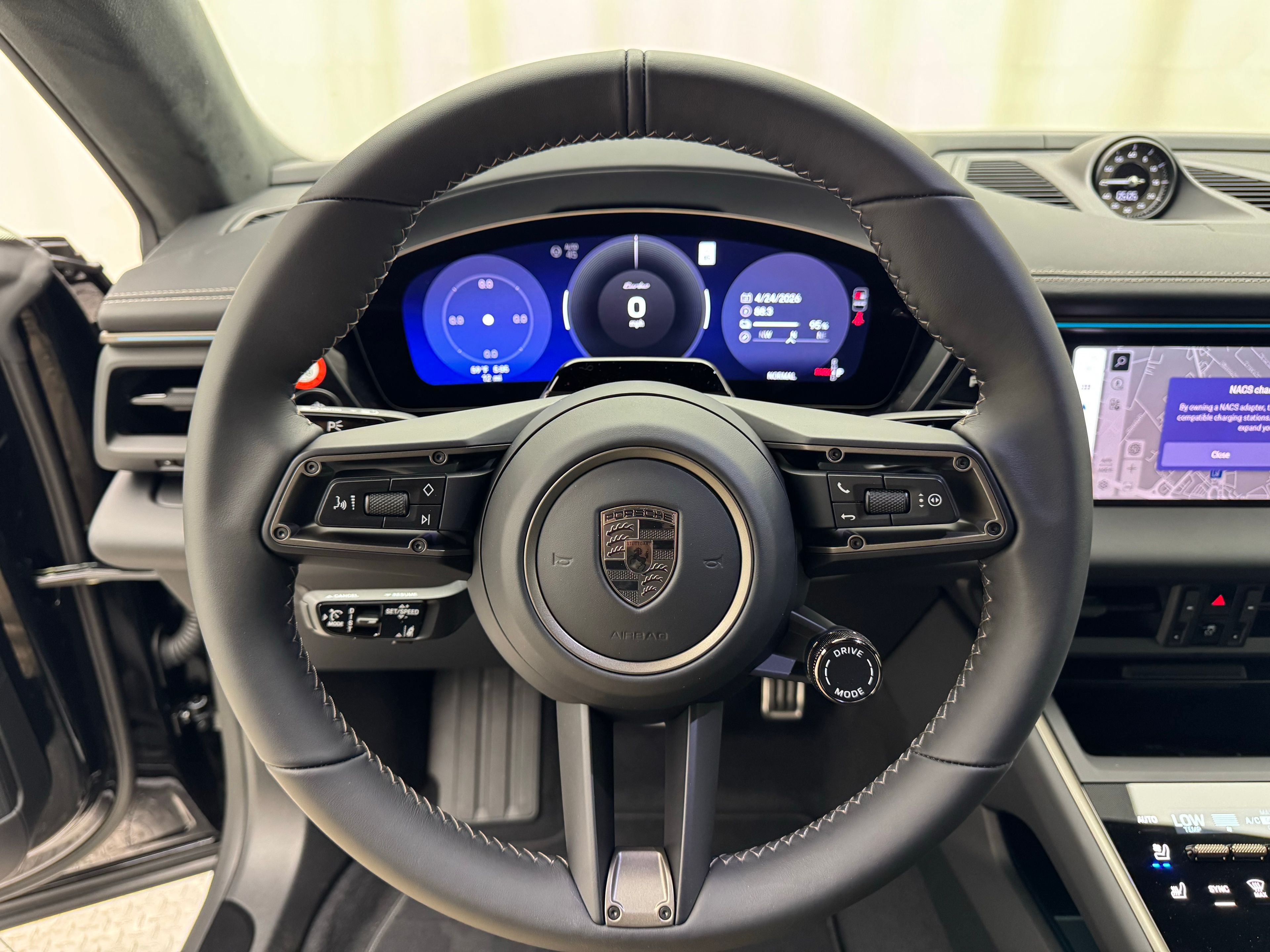 Thumbnail: 2026 Porsche Macan - 6