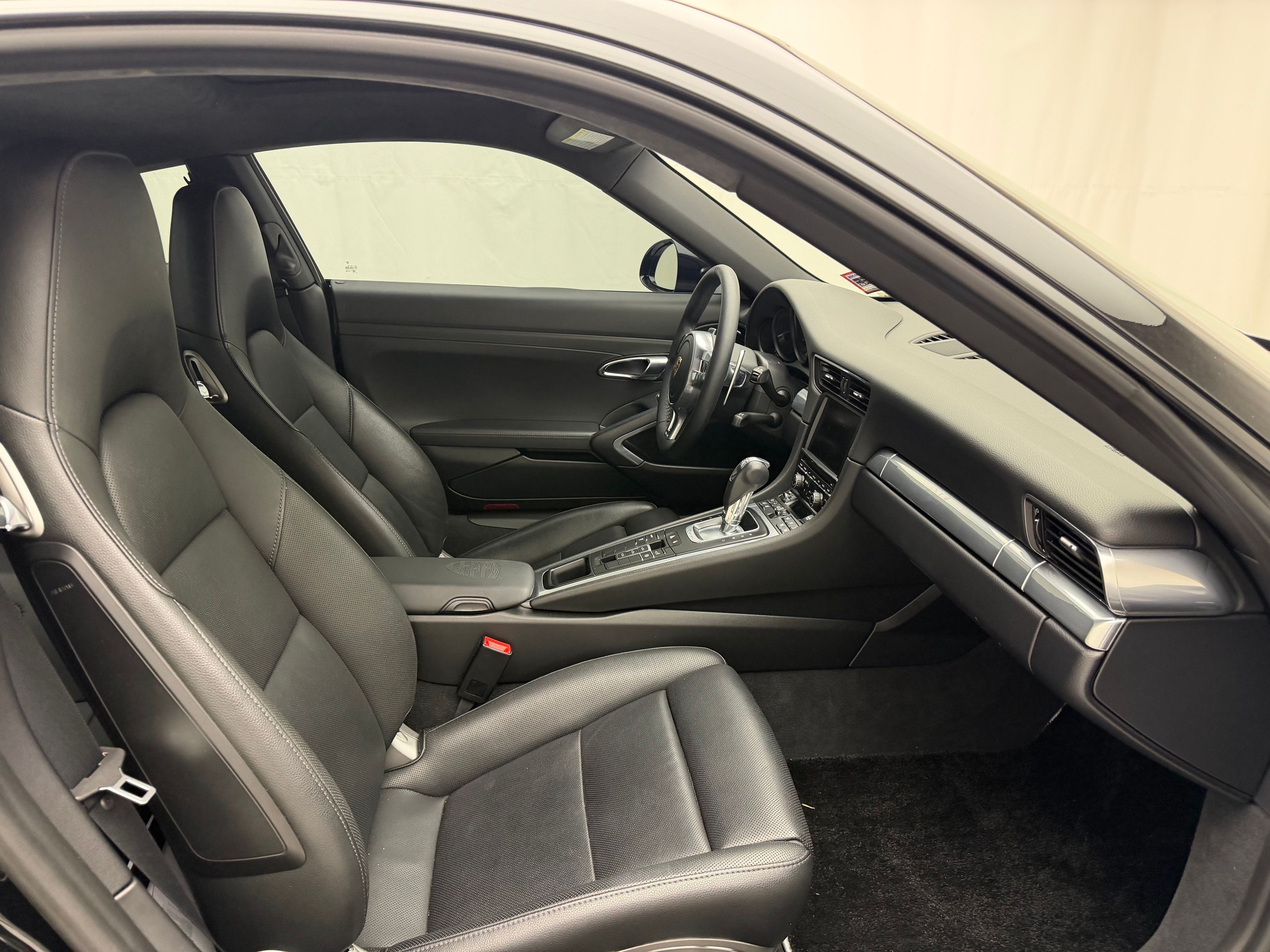Thumbnail: 2013 Porsche 911 - 16