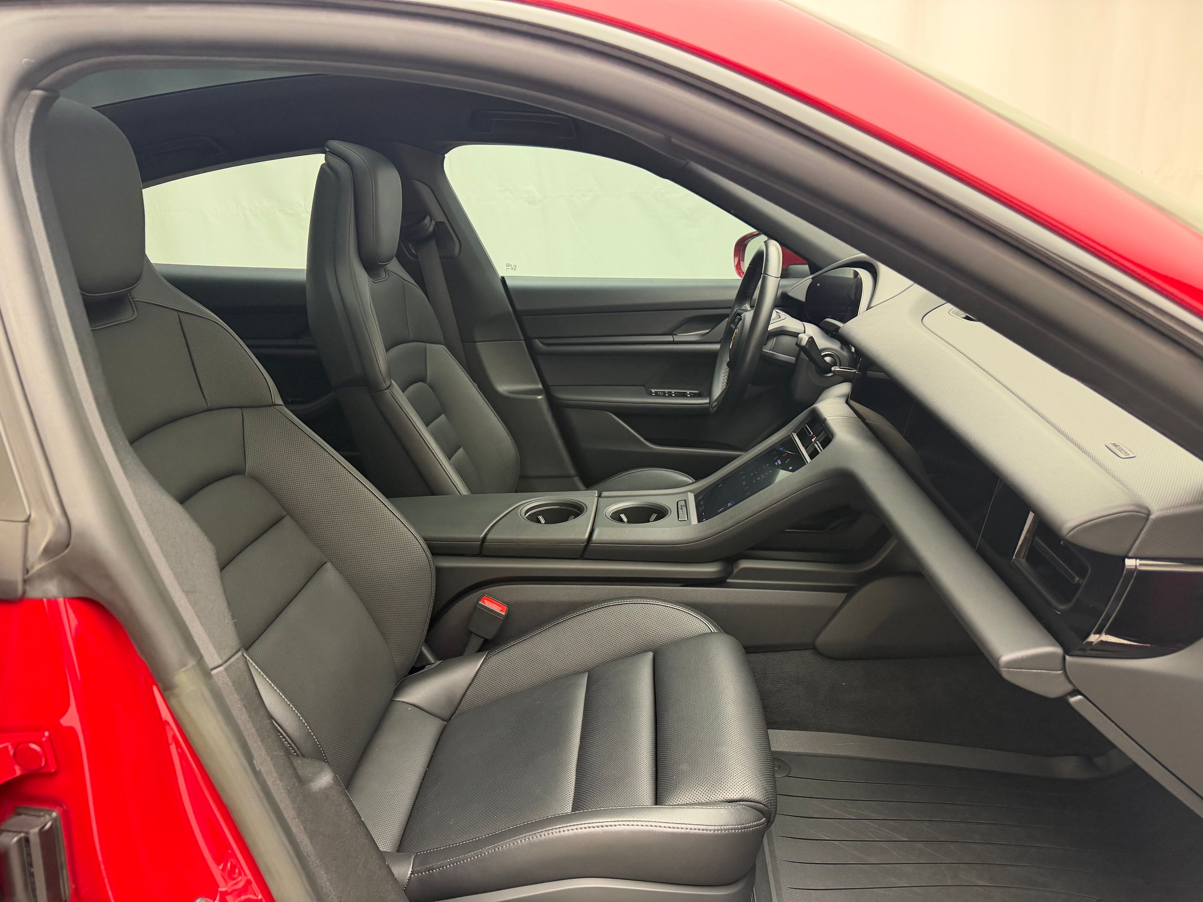 Thumbnail: 2024 Porsche Taycan - 17