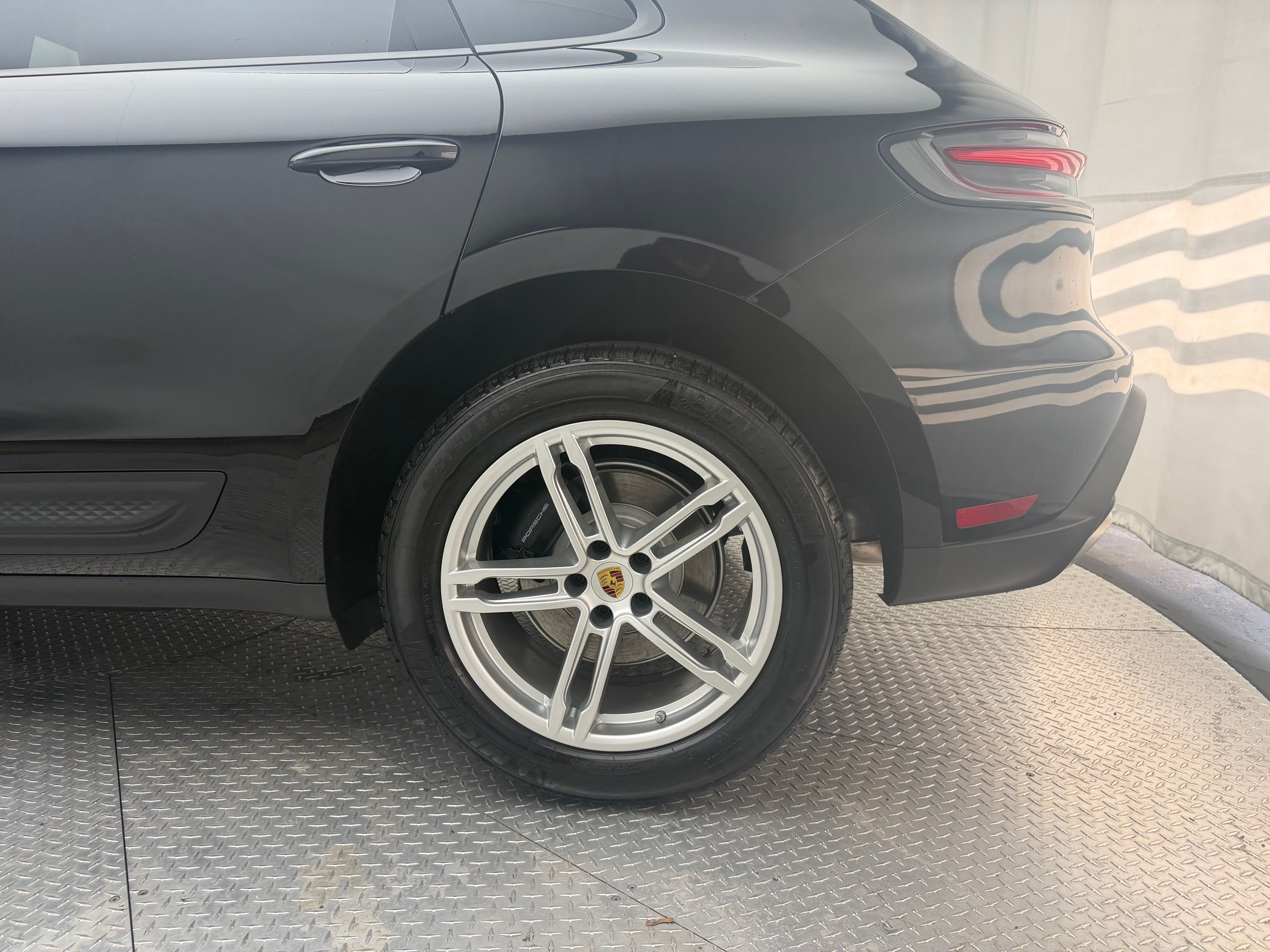 Thumbnail: 2026 Porsche Macan - 9