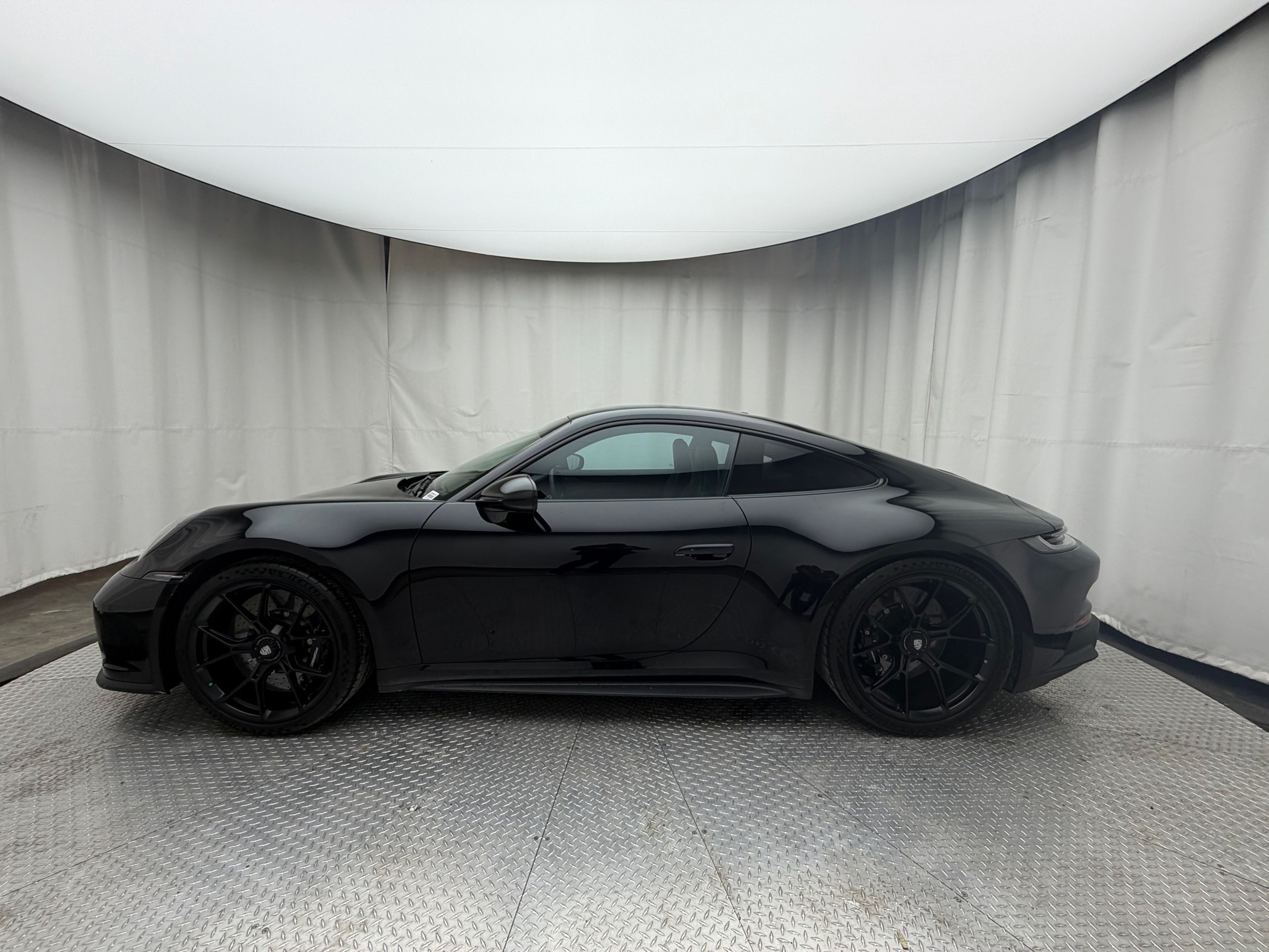 Thumbnail: 2022 Porsche 911 - 2