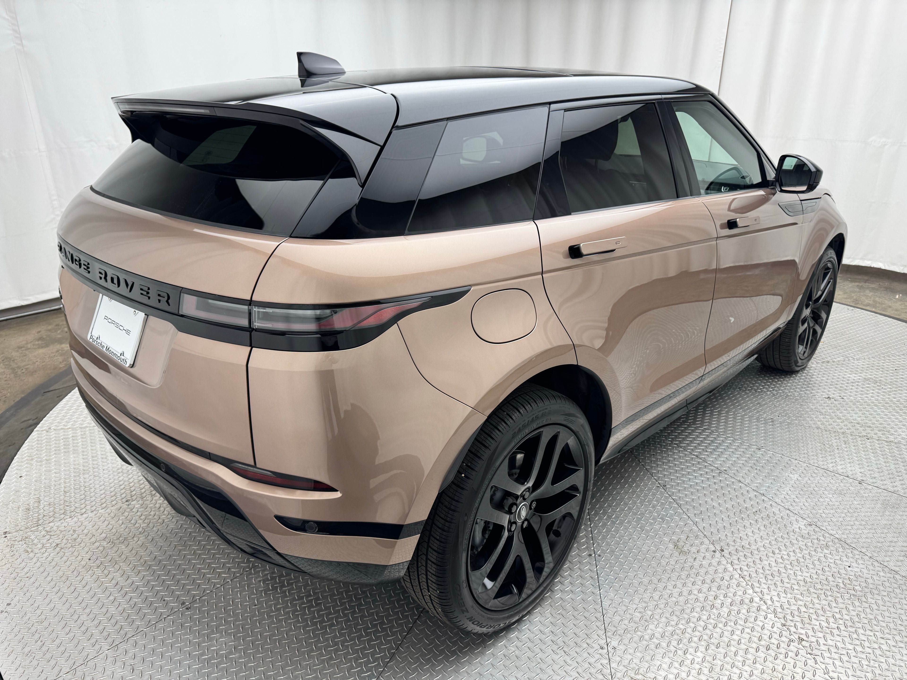 Thumbnail: 2024 Land Rover Range Rover Evoque - 8