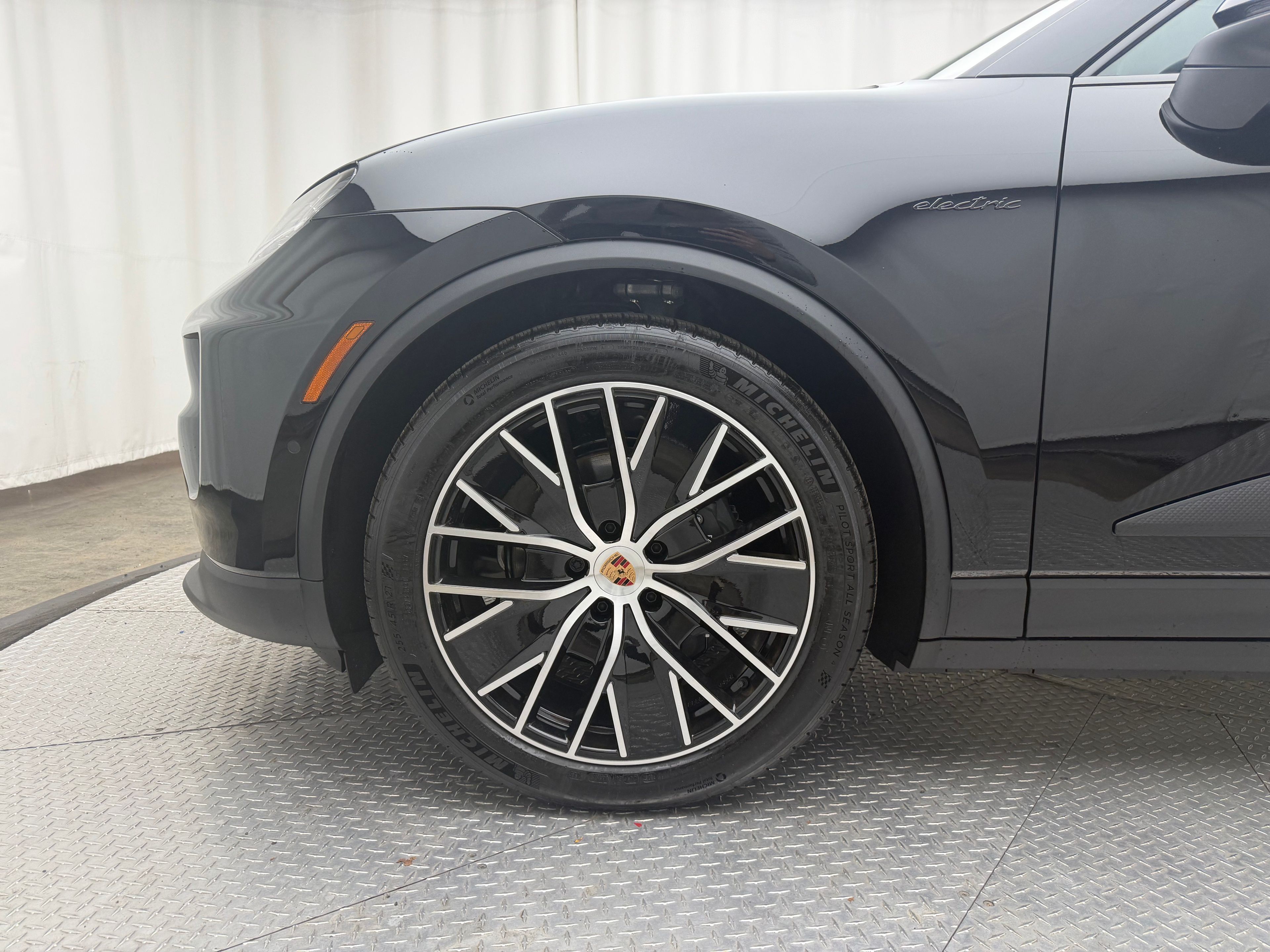 Thumbnail: 2025 Porsche Macan - 7