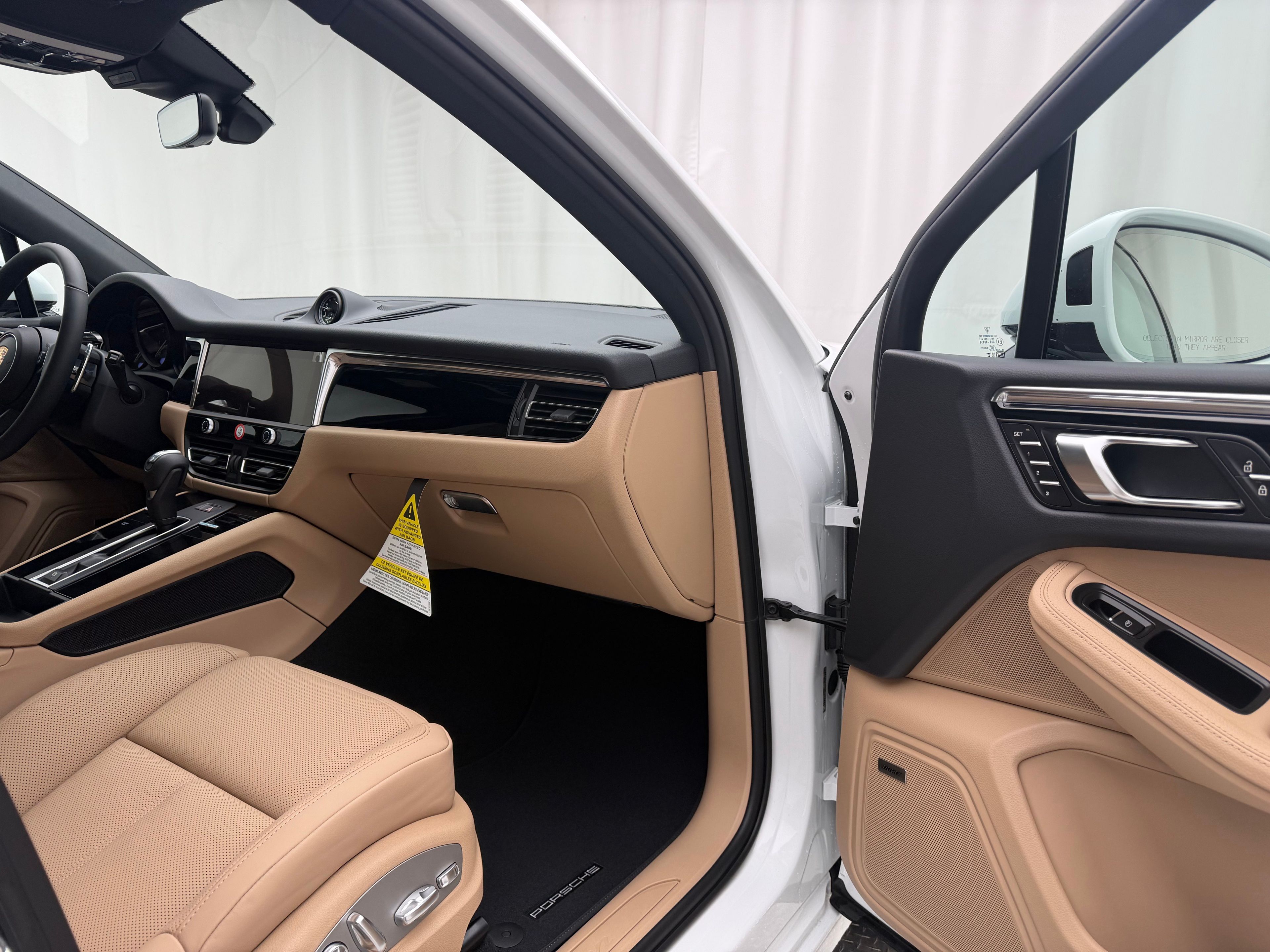 Thumbnail: 2026 Porsche Macan - 18