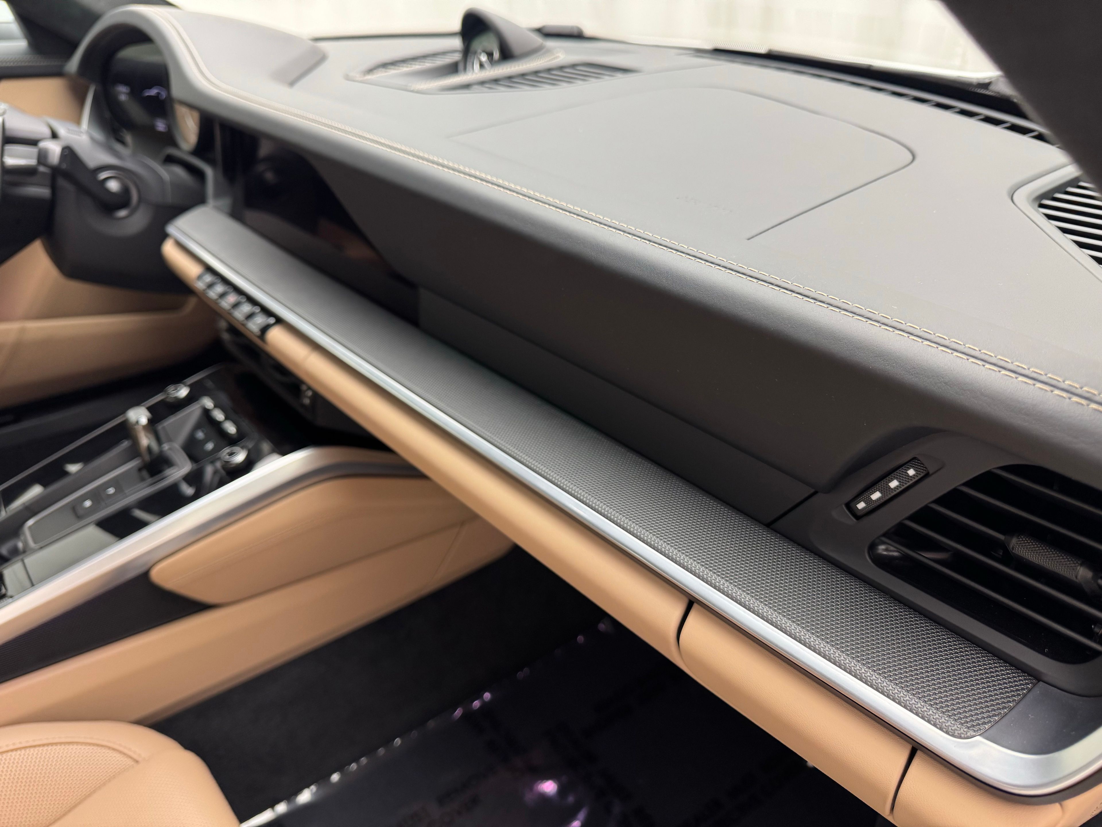 Thumbnail: 2024 Porsche 911 - 24